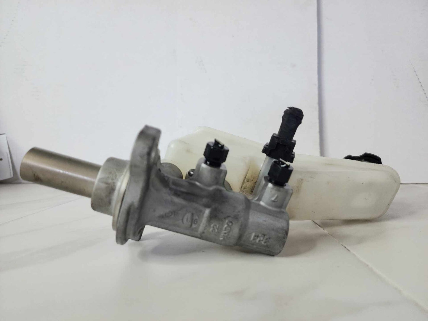 Master Cylinder HYUNDAI ELANTRA 17 18 195