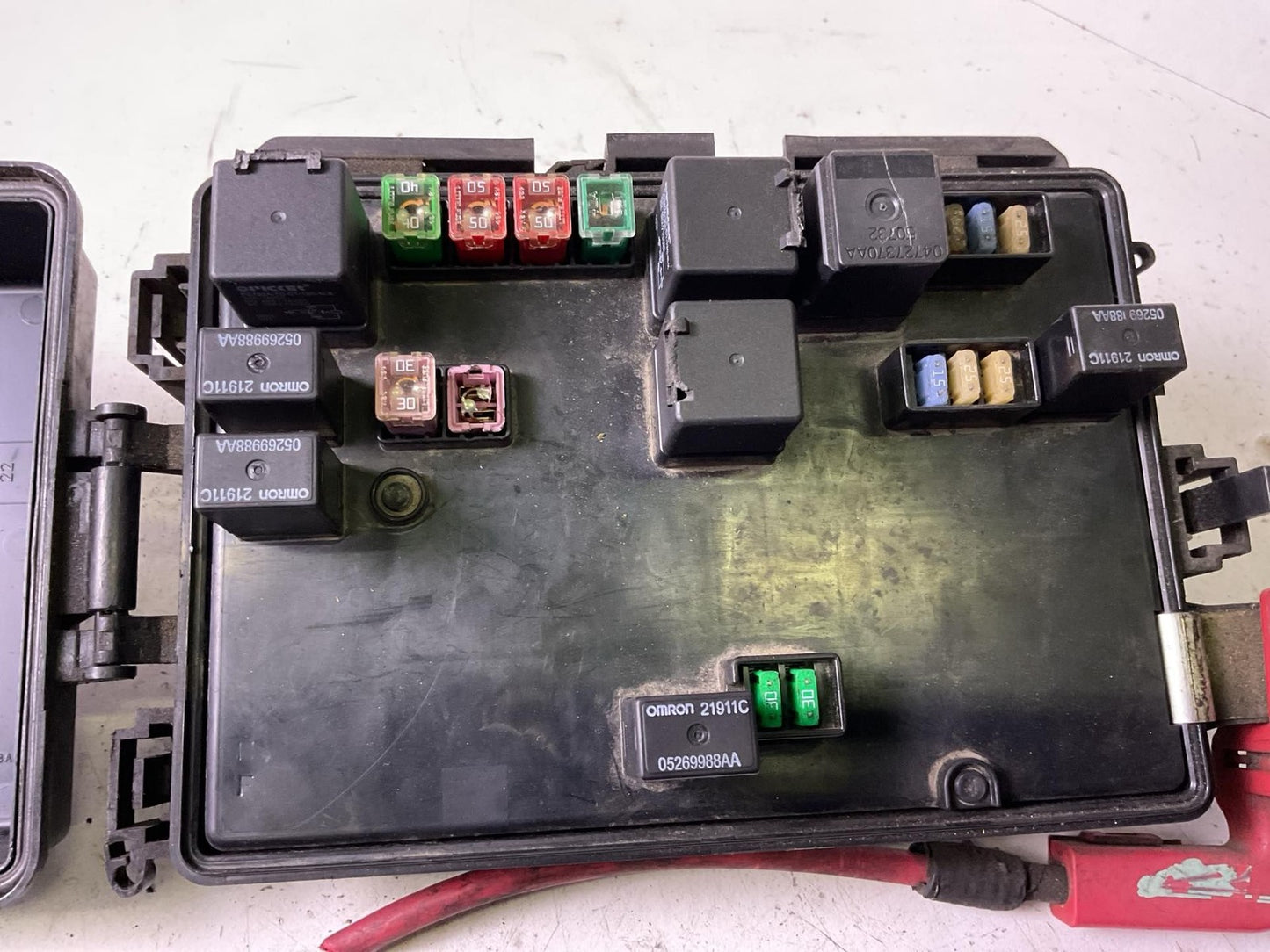 Engine Fuse Box DODGE CHARGER 088