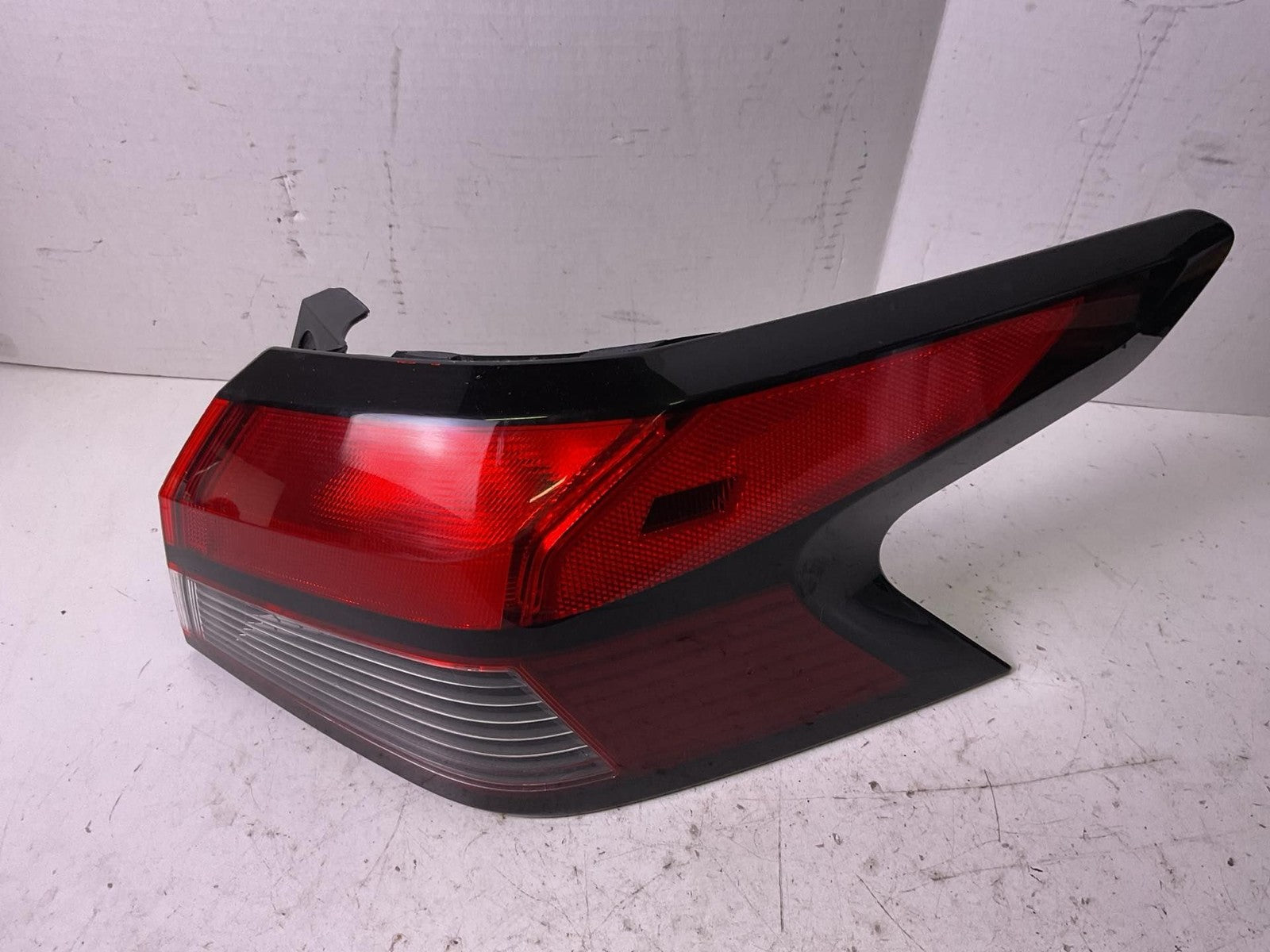 Tail Light Assembly Right Passenger Side For 2020 2021 2022 2023 Nissan Versa0