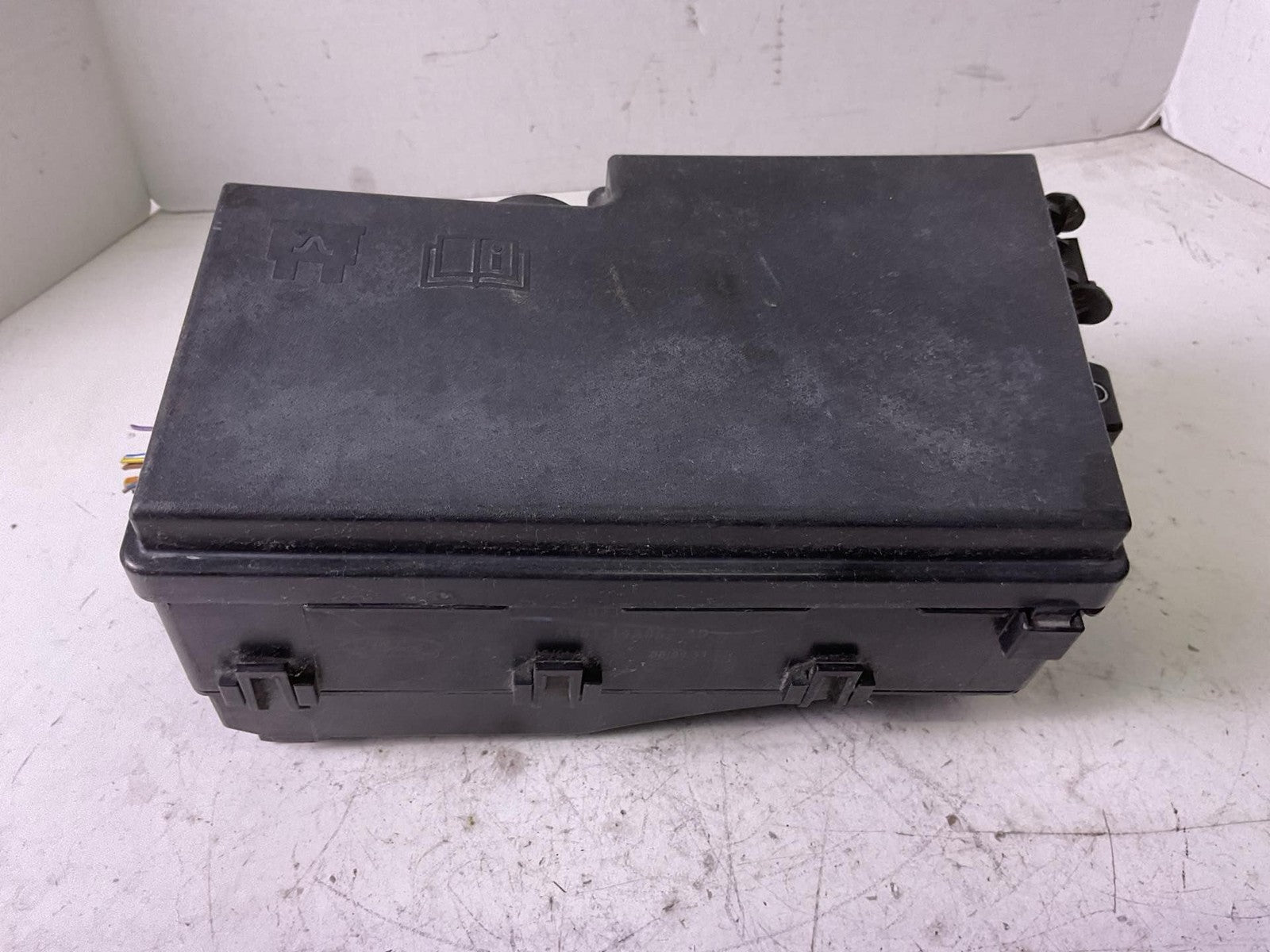 Engine Fuse Box FORD FOCUS 160