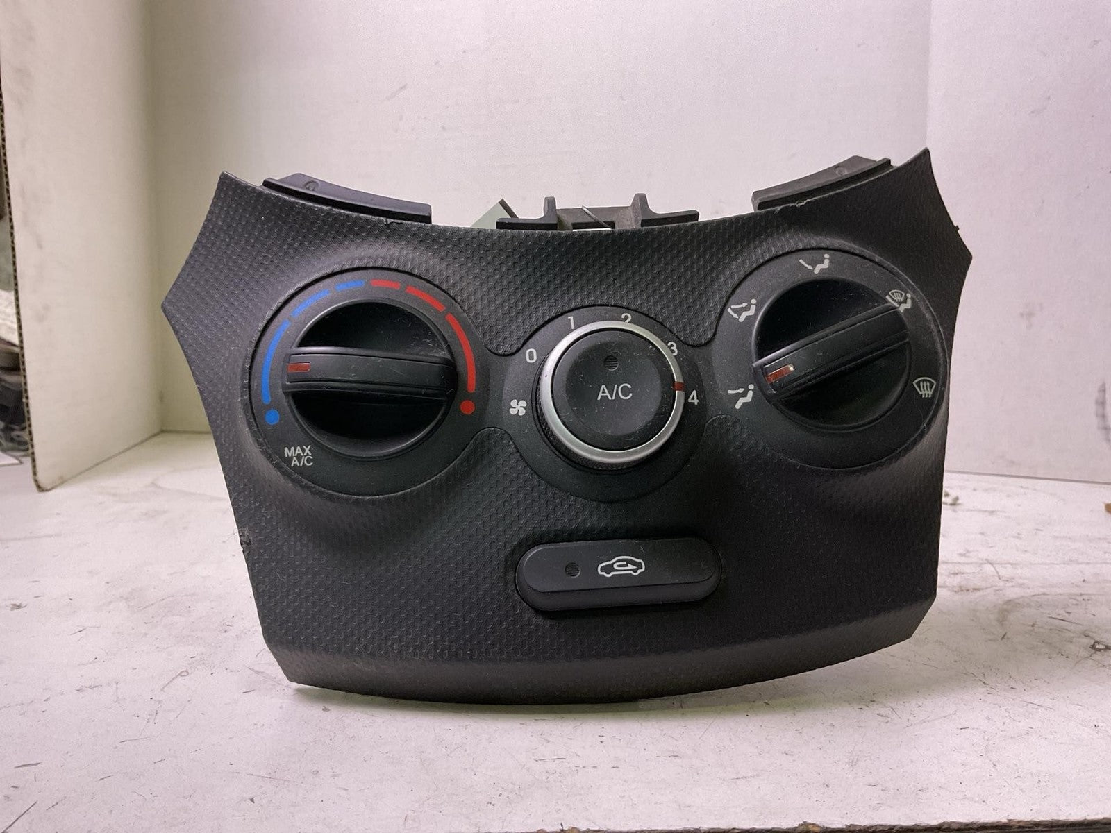 Heater A/c Control HYUNDAI ACCENT 12 13 140