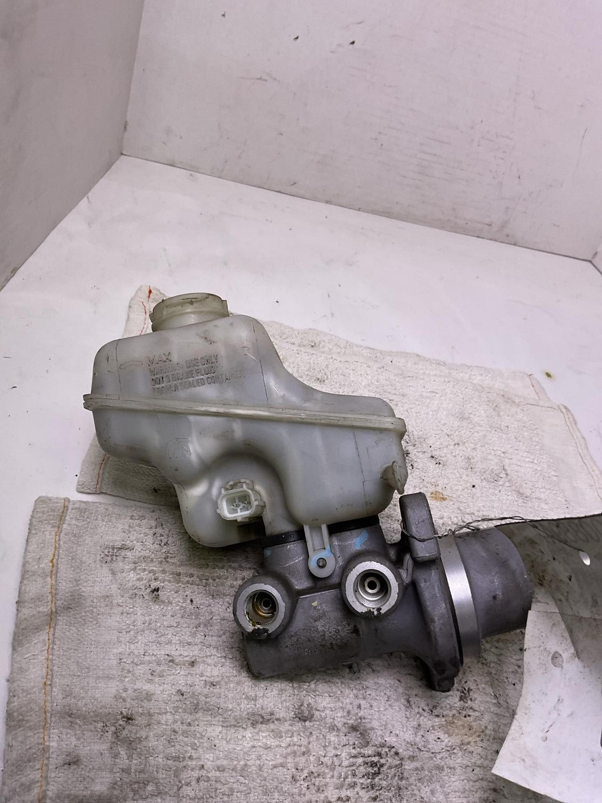 Master Cylinder CHRYSLER 300 09 10 11 12 13 14 15 16 17 18 19 20 21 22 232