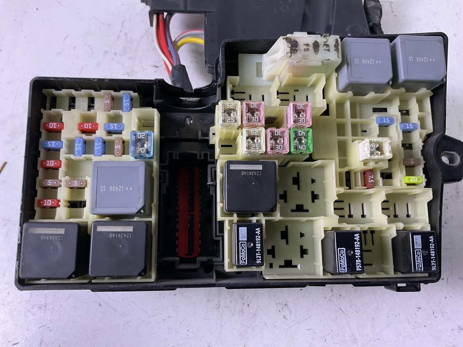 Engine Fuse Box For 2012 2013 2014 Ford Focus0