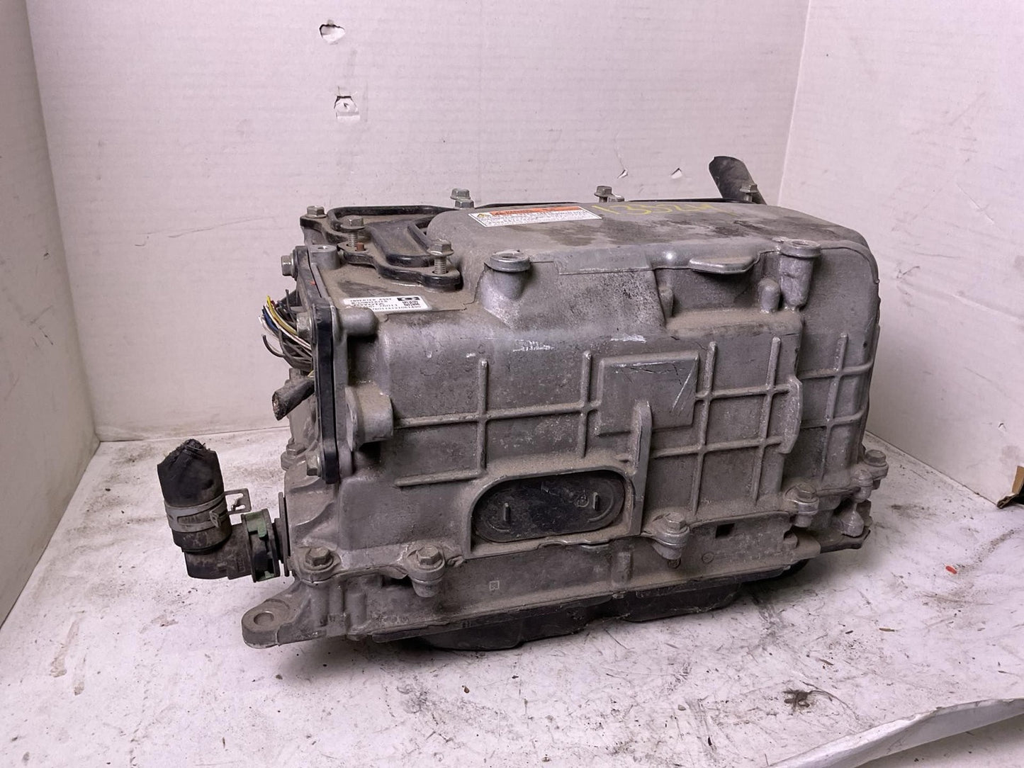 Converter/inverter/charger LEXUS CT200H 13 142