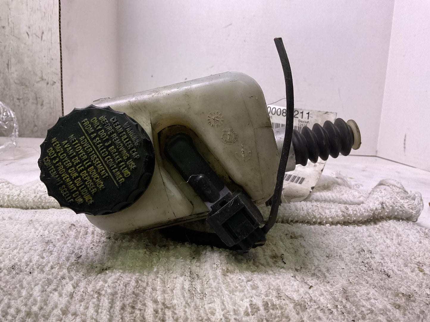 Master Cylinder FORD EXPEDITION 02 03 04 05 062