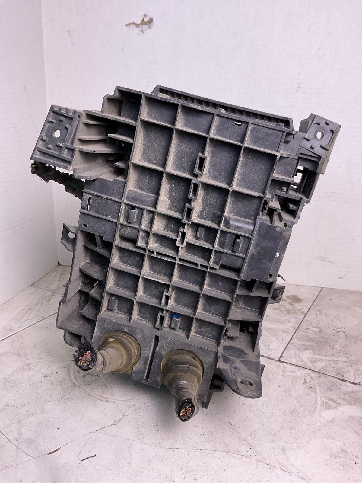 Engine Fuse Box CHEVY MALIBU 163