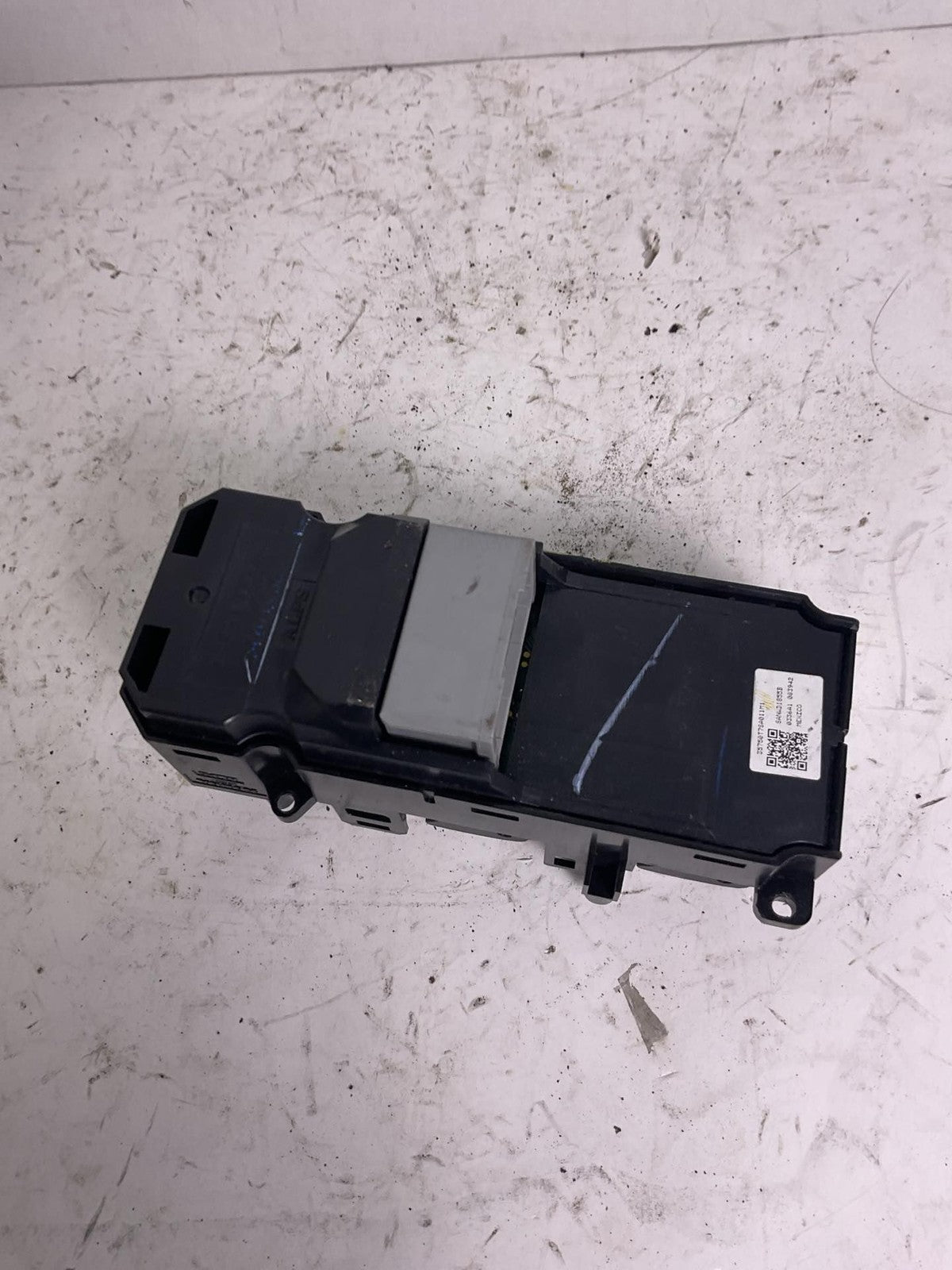 Door Switch Front HONDA HRV 16 17 18 19 20 21 226