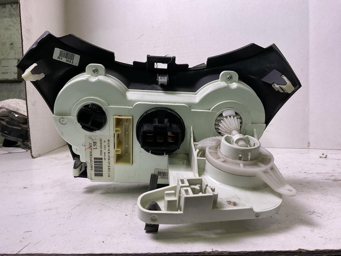 Heater A/c Control HYUNDAI ACCENT 12 13 143