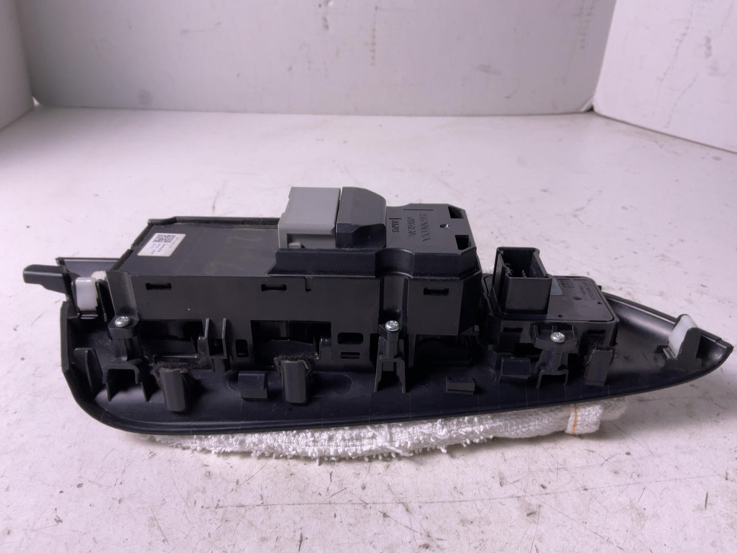 Door Switch Front HONDA FIT 15 16 17 18 19 208