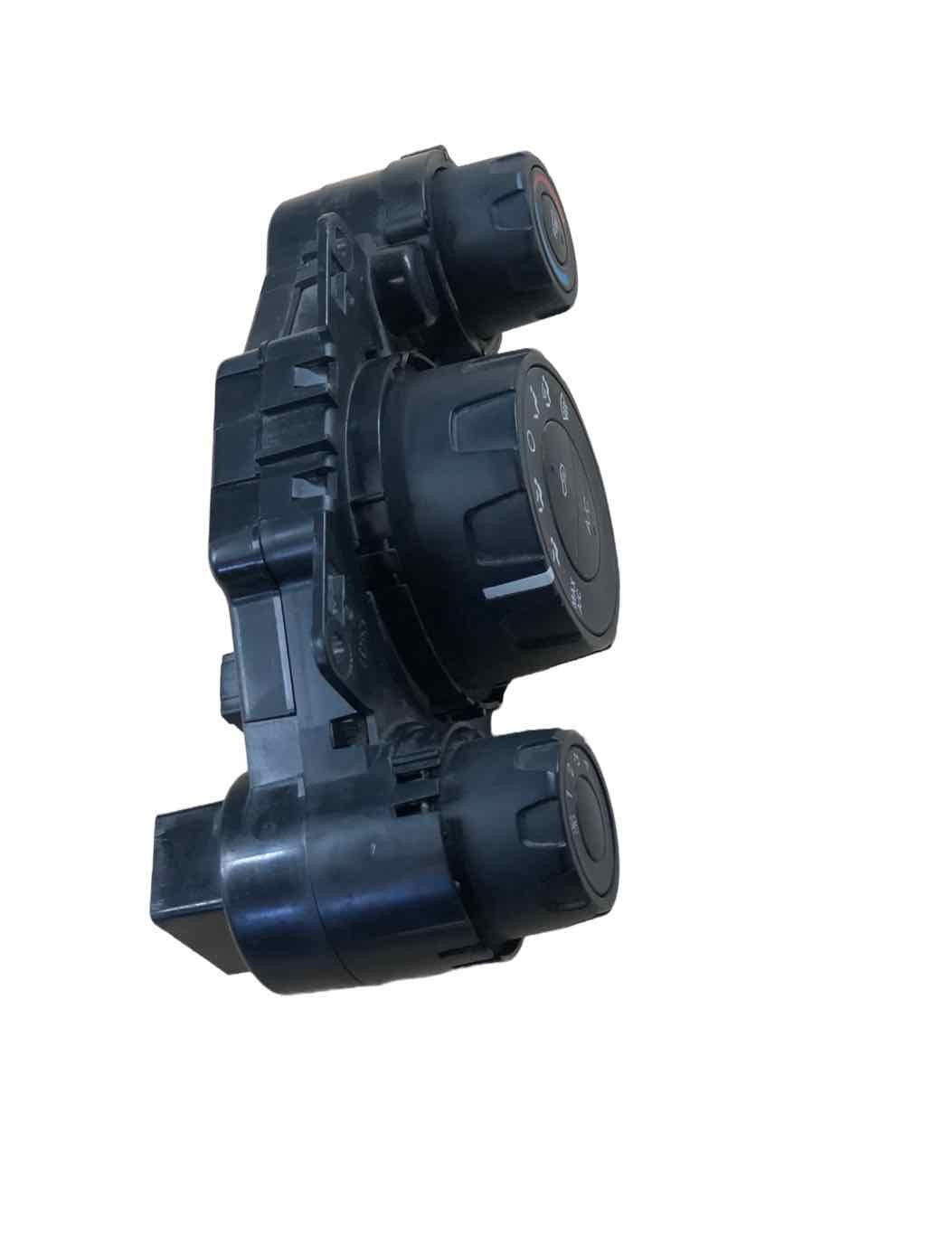 Heater A/c Control FORD FIESTA 11 12 134