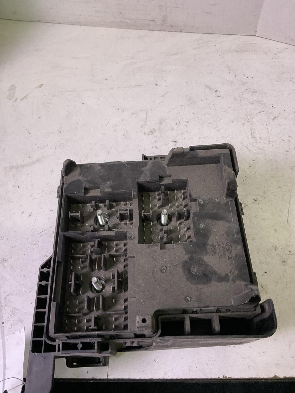 Engine Fuse Box HYUNDAI ELANTRA 10 11 122