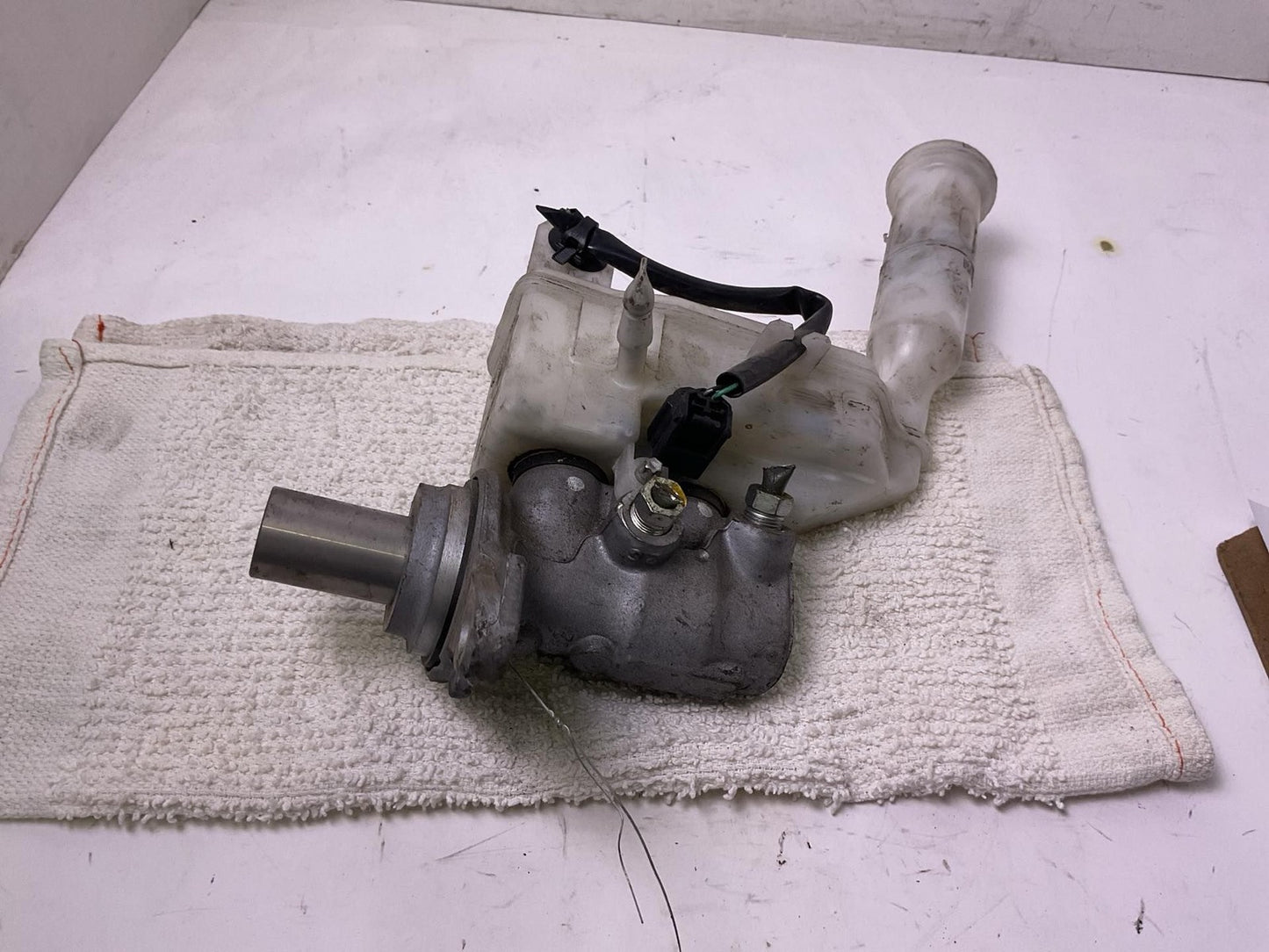 Master Cylinder NISSAN SENTRA 13 14 15 16 17 18 191