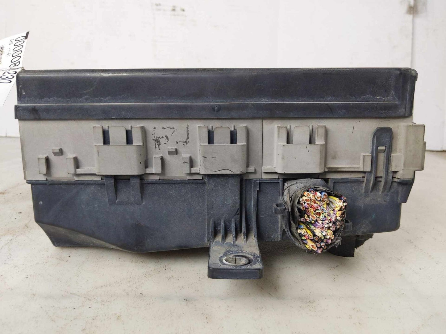 Engine Fuse Box FORD MUSTANG 12 13 146