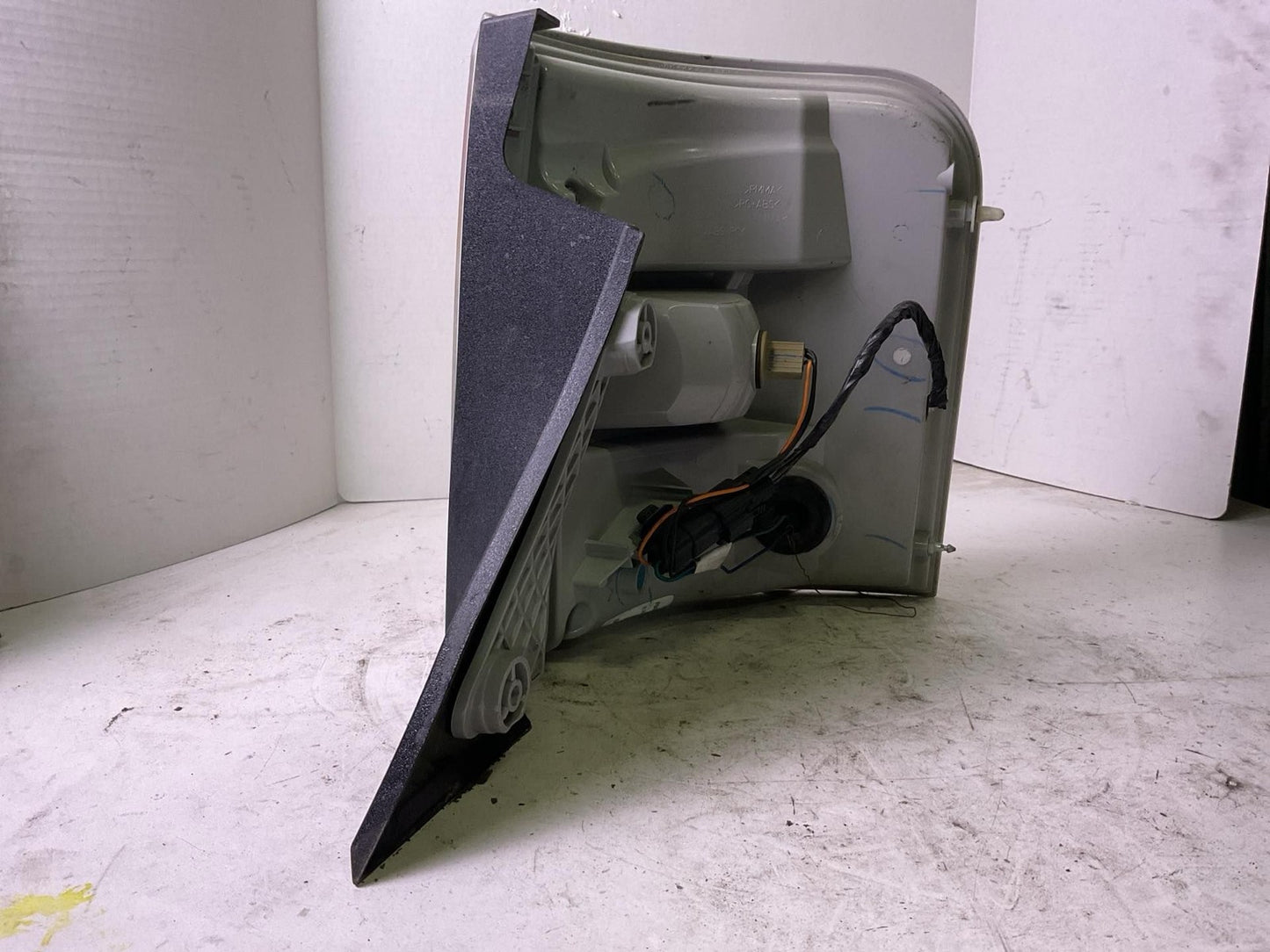 Tail Light Assembly FORD FLEX Left 09 10 113