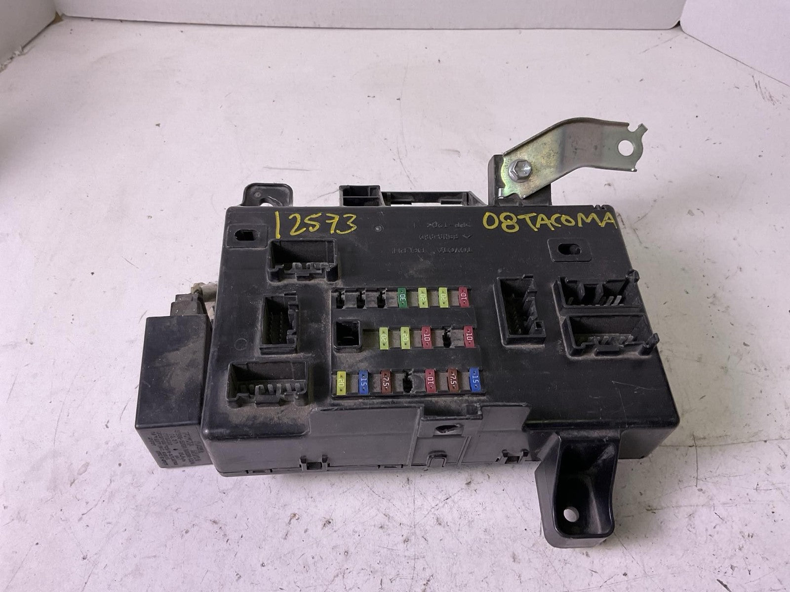 Engine Fuse Box TOYOTA TACOMA 05 06 07 08 09 10 110