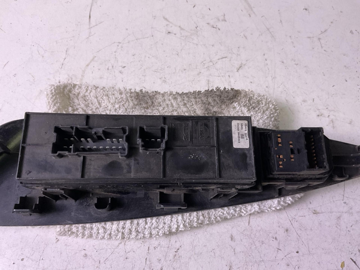 Door Switch Front NISSAN LEAF 11 12 13 14 15 16 173