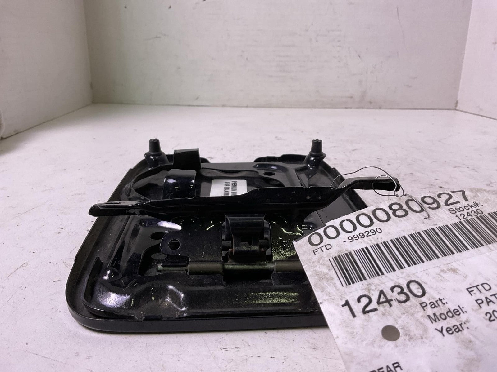 Fuel Tank Door NISSAN PATHFINDER 10 11 122
