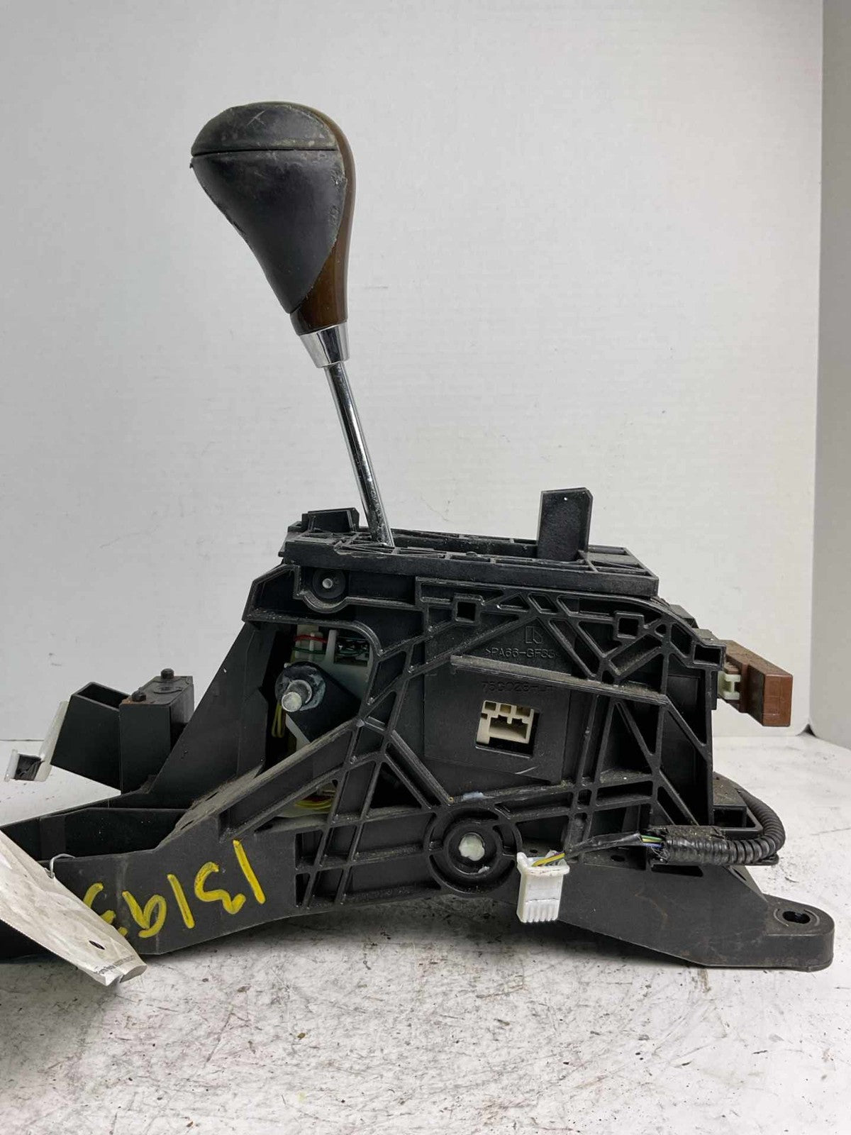 Automatic Transmission Floor Gear Shifter Assembly For 2013-2015 LEXUS ES3503