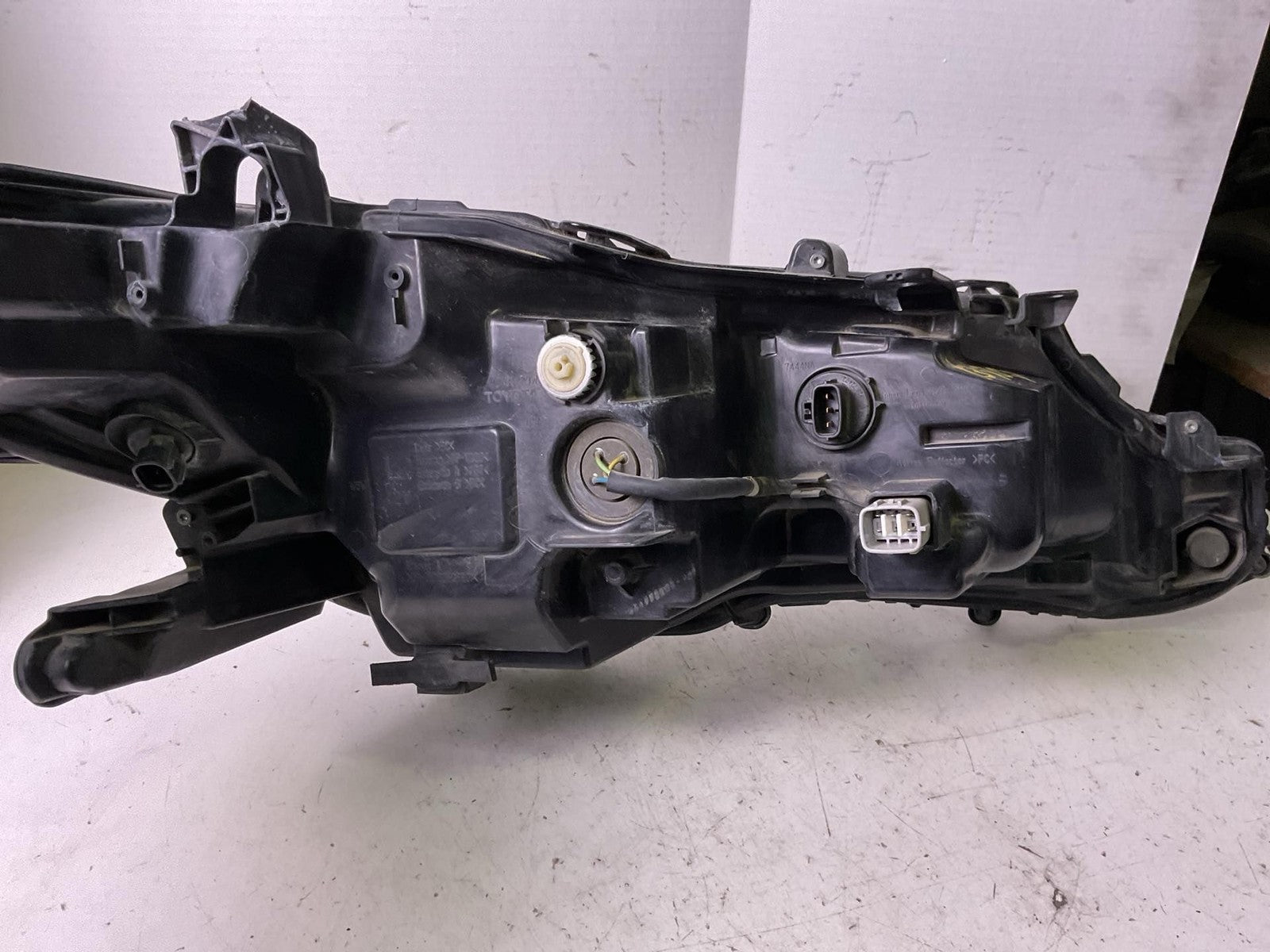 Headlamp Assembly TOYOTA CAMRY Left 18 19 20 21 22 23 247