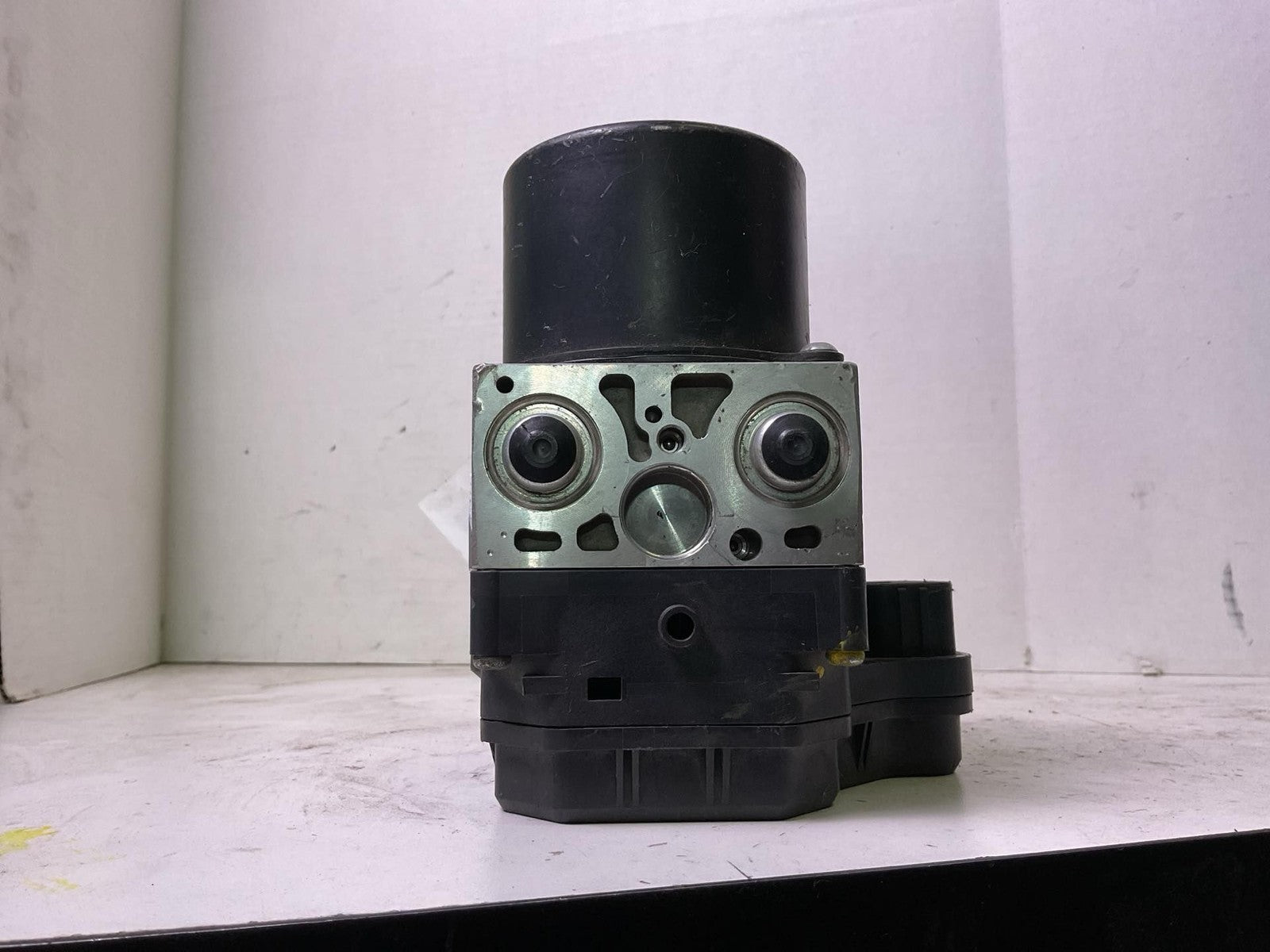 Anti-lock Brake Parts TOYOTA SIENNA 04 05 06 07 083