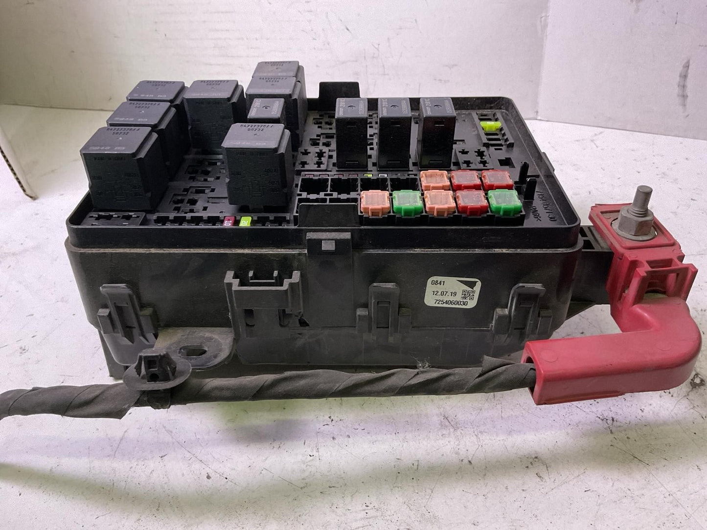 Engine Fuse Box DODGE CHARGER 19 201