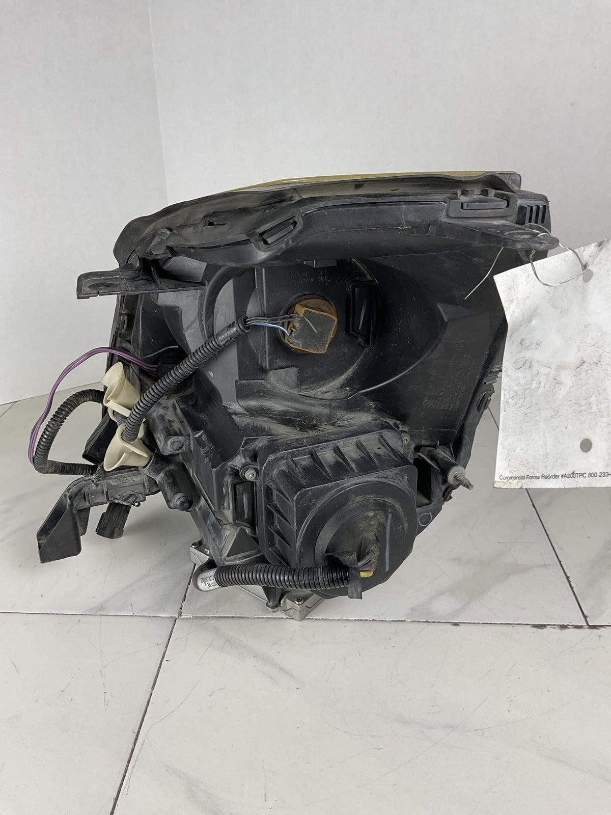 Headlight Assembly Right Passenger Side For 2006-2011 Cadillac DTS2