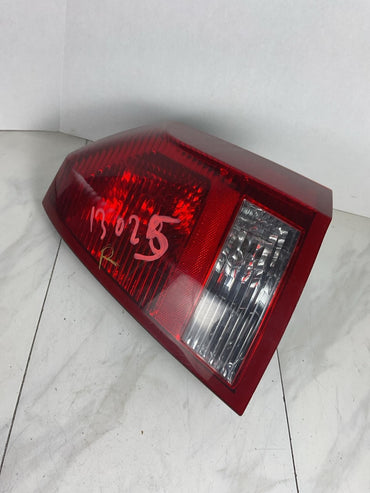 Tail Light Assembly CHRYSLER 300 Right 05 06 071