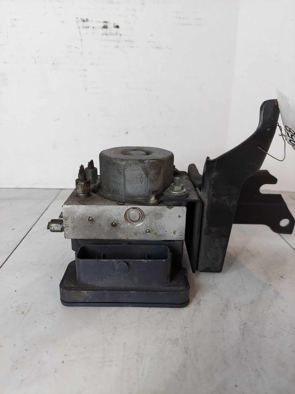 Anti-lock Brake Parts NISSAN VERSA 121