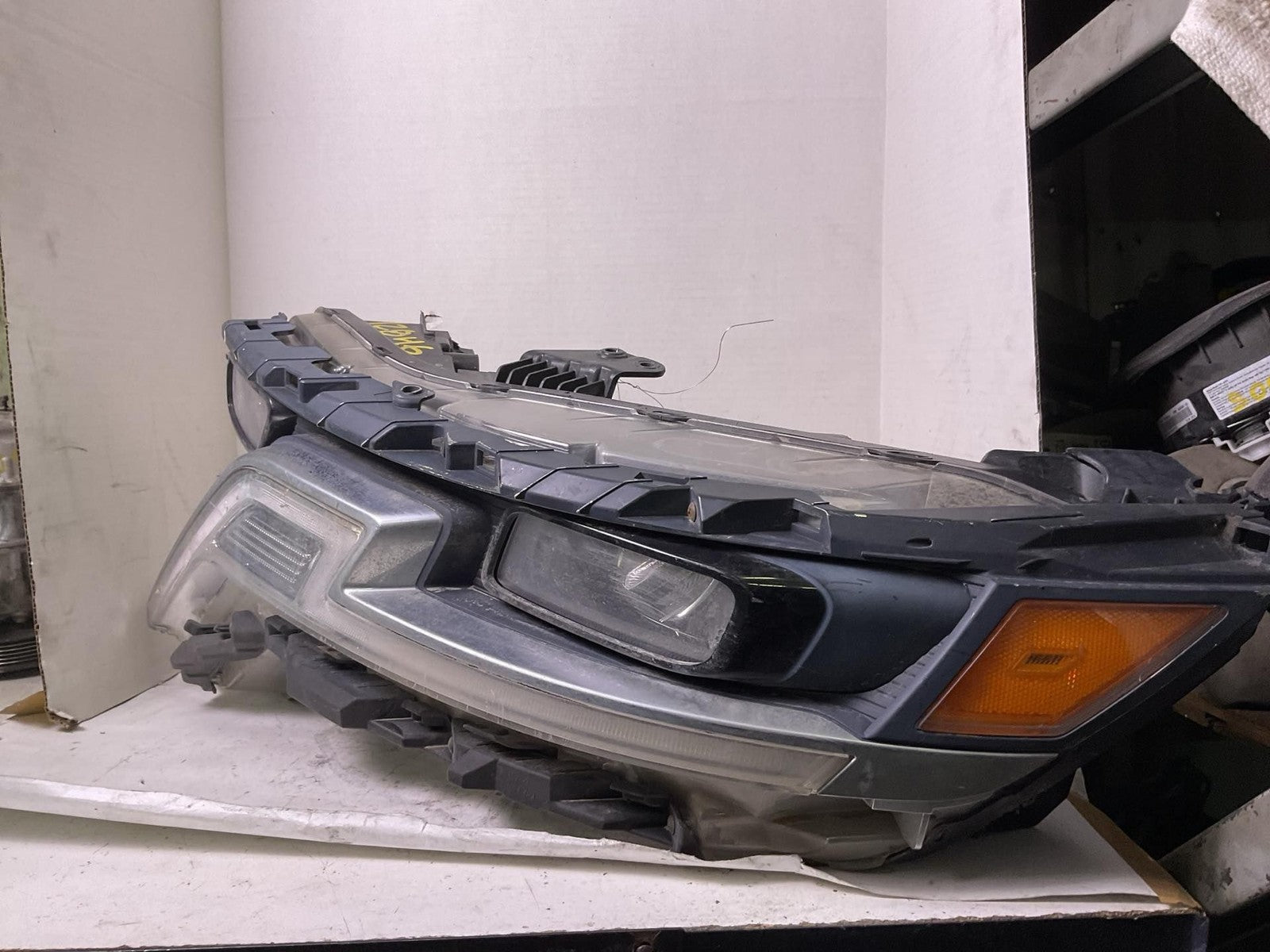 Headlamp Assembly KIA CARNIVAL Left 22 23 241