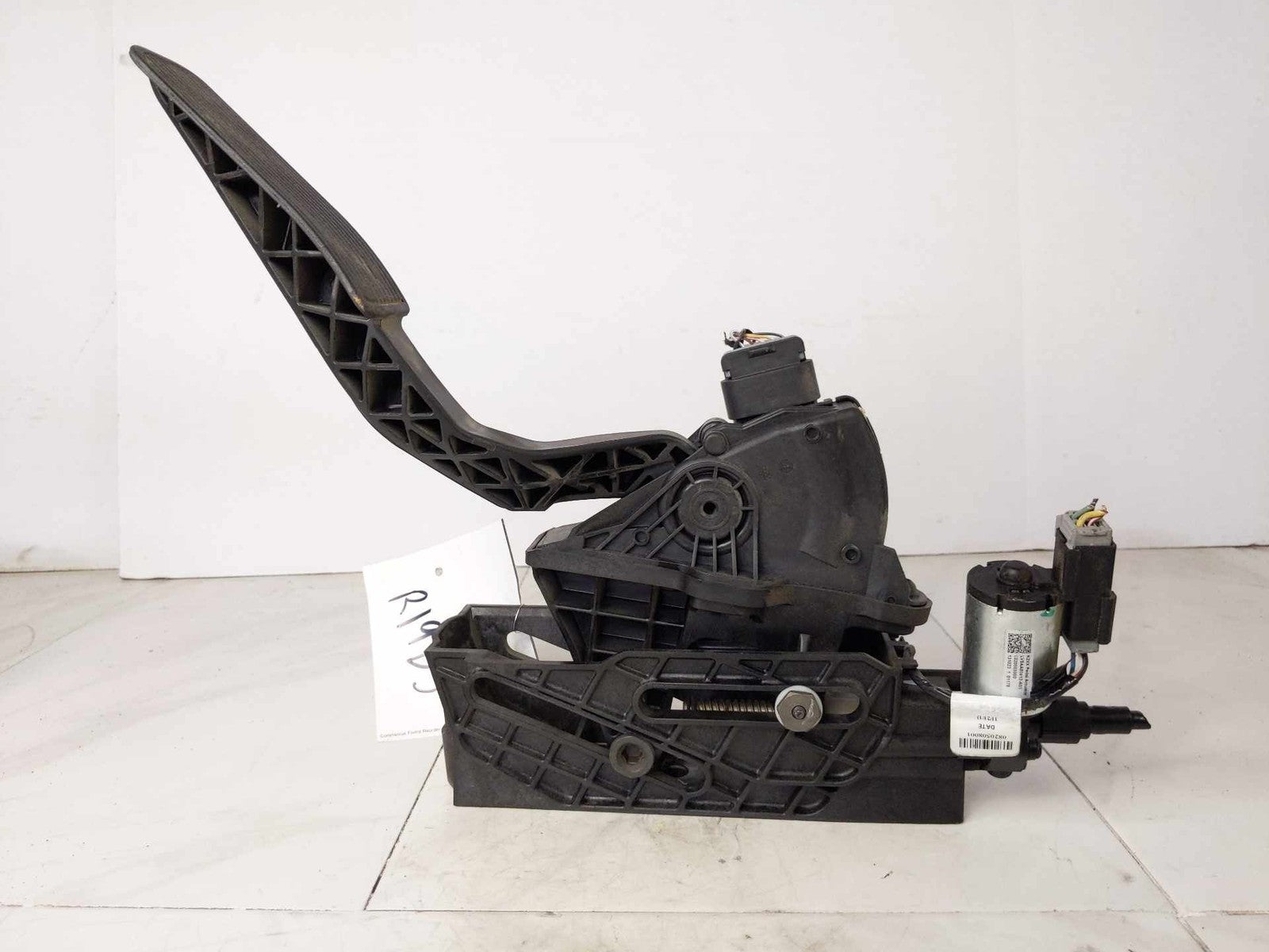 Gas Pedal GMC YUKON 150