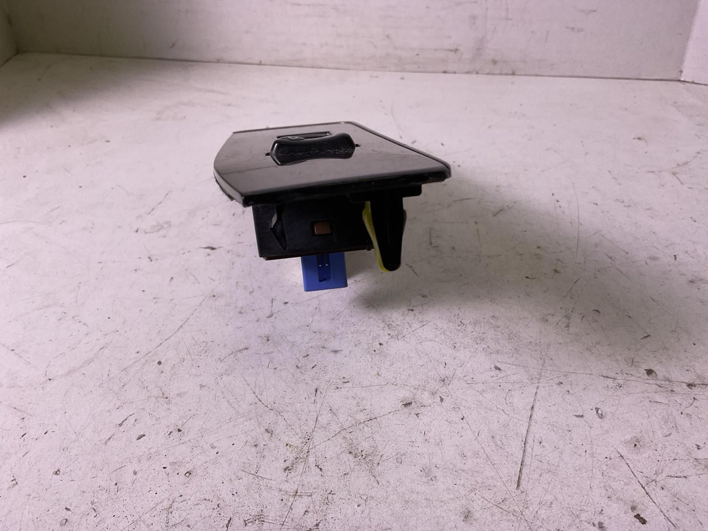 Door Switch Front LEXUS ES350 163