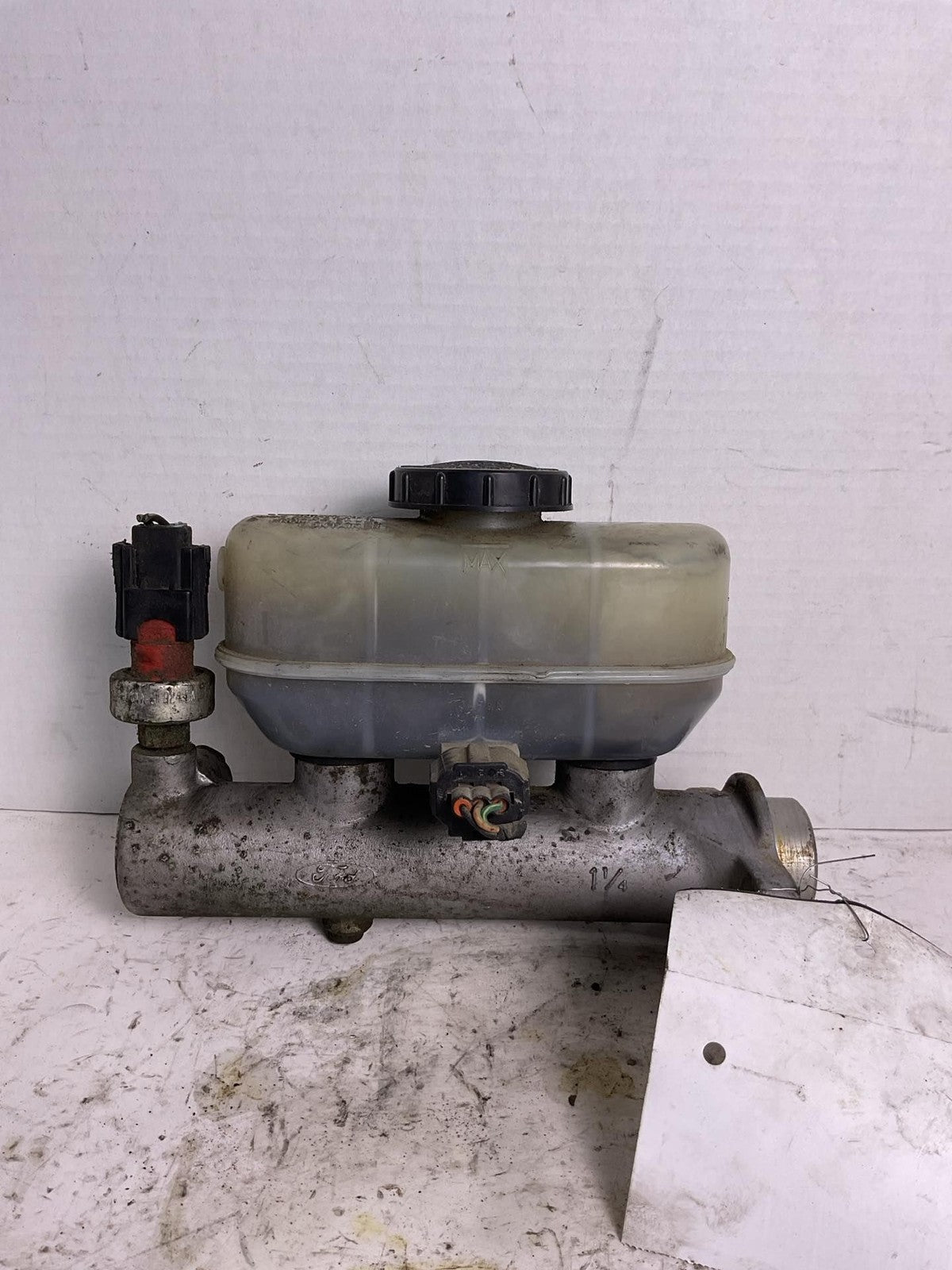 Master Cylinder FORD PICKUP F150 00 01 02 03 045