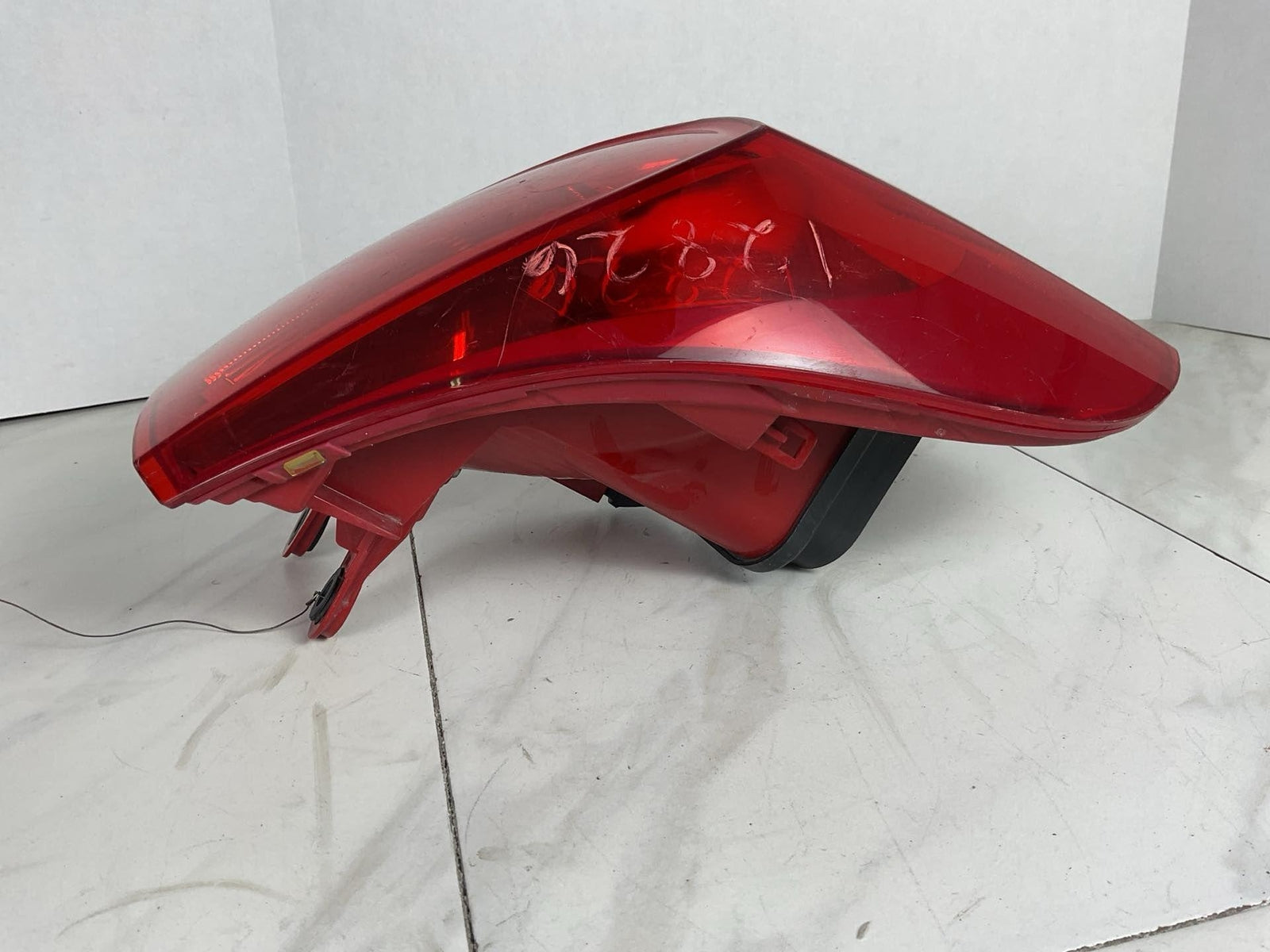 Left Driver Side Tail Light Assembly for 2012-2018 VOLKSWAGEN TIGUAN2