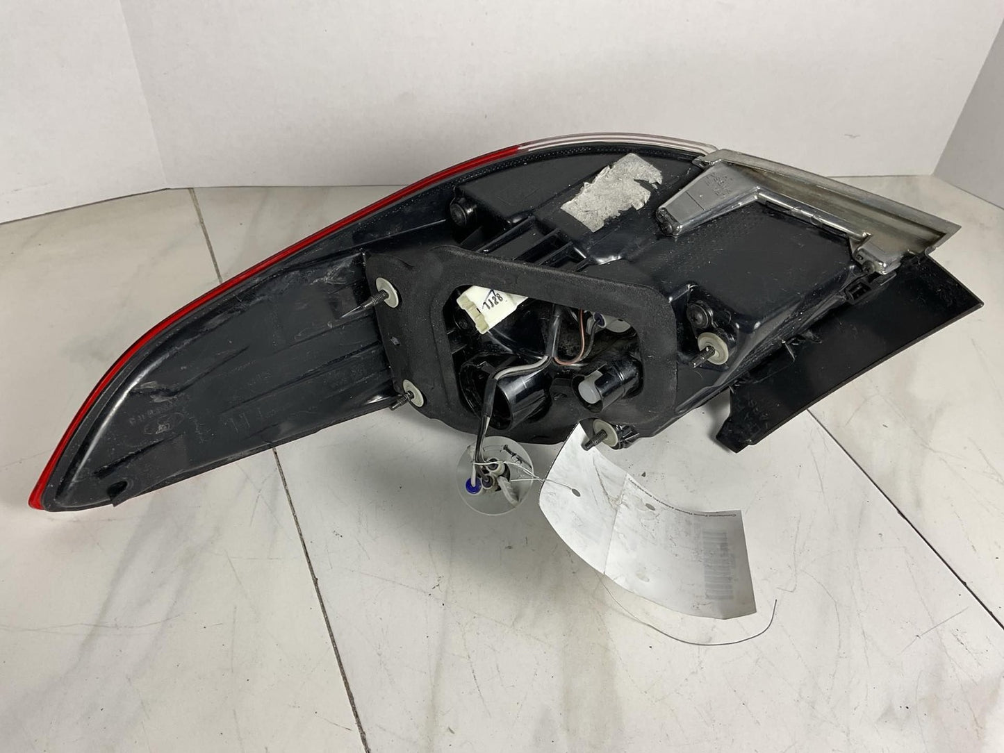 Tail Light Assembly HYUNDAI SONATA Right 18 194