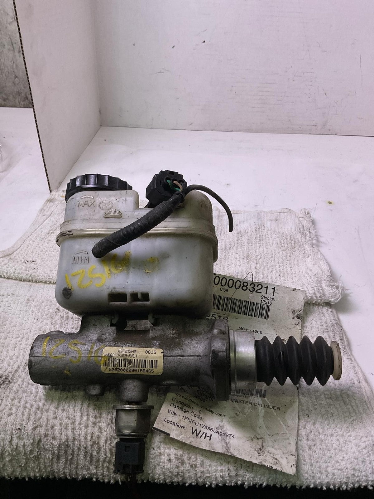 Master Cylinder FORD EXPEDITION 02 03 04 05 061