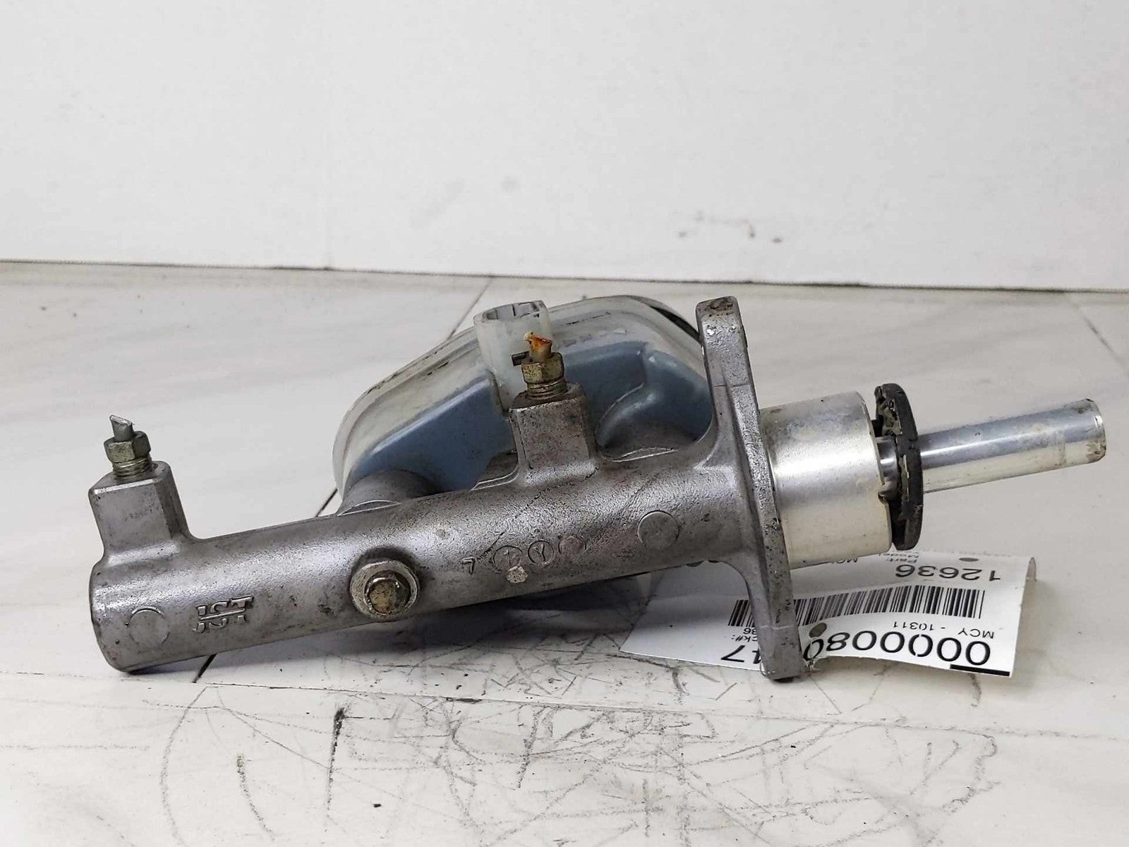 Master Cylinder TOYOTA TUNDRA 00 01 02 03 04 05 064