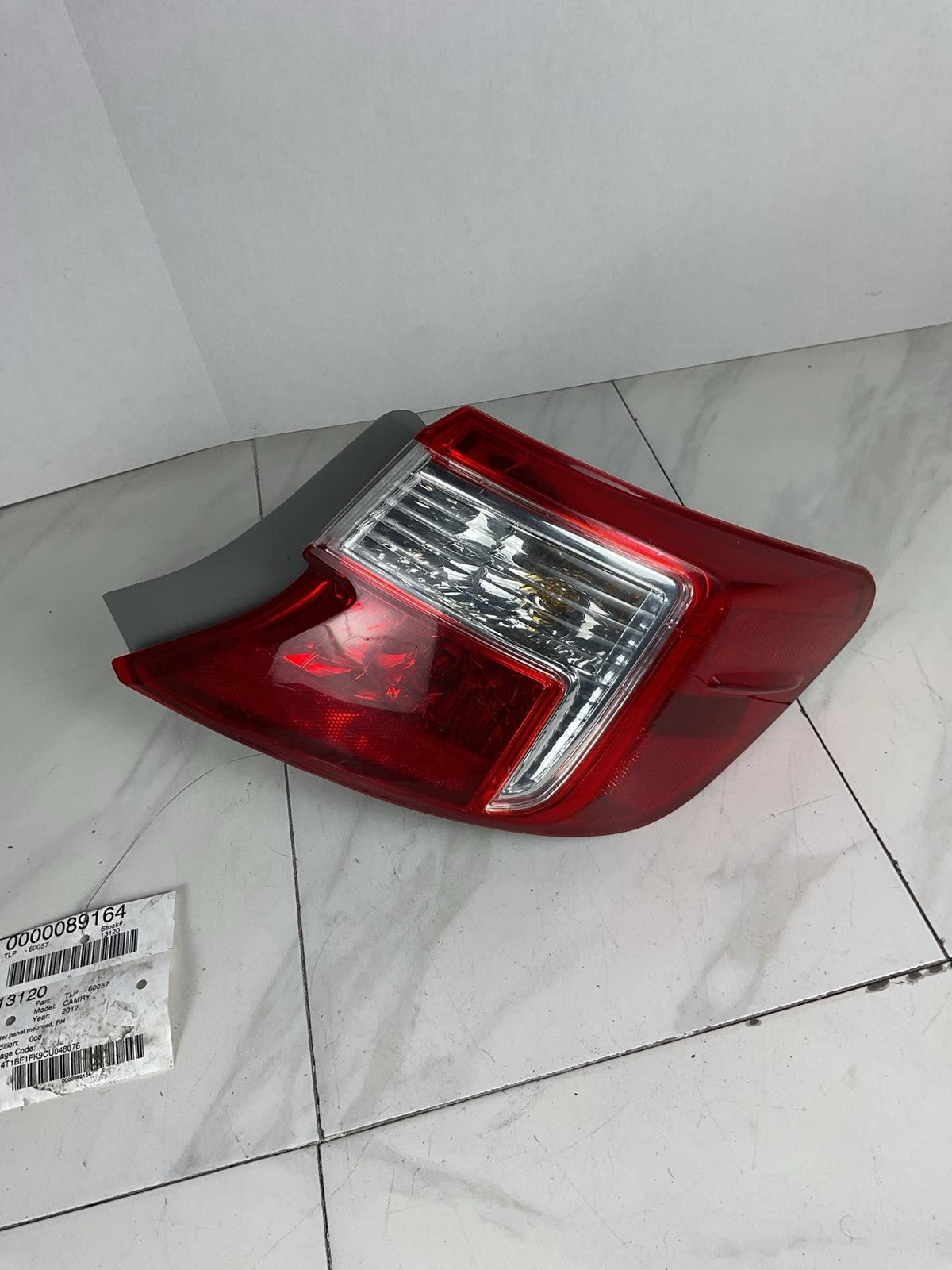 Tail Light Assembly TOYOTA CAMRY Right 12 13 140