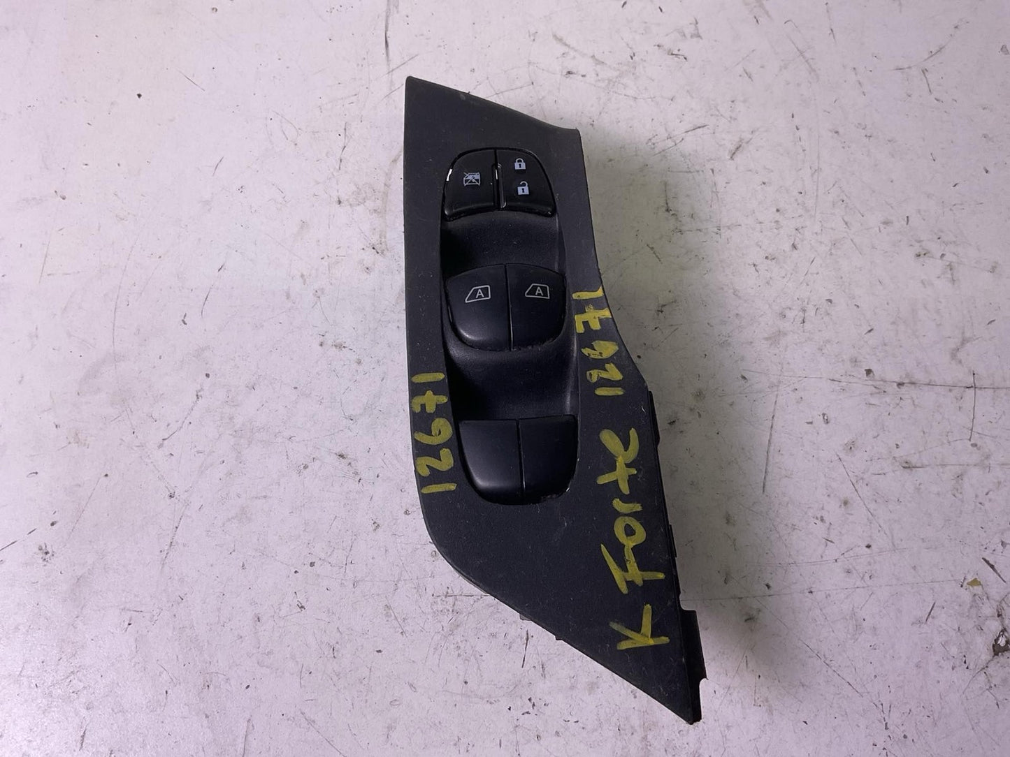 Door Switch Front KIA FORTE 19 20 21 22 23 240