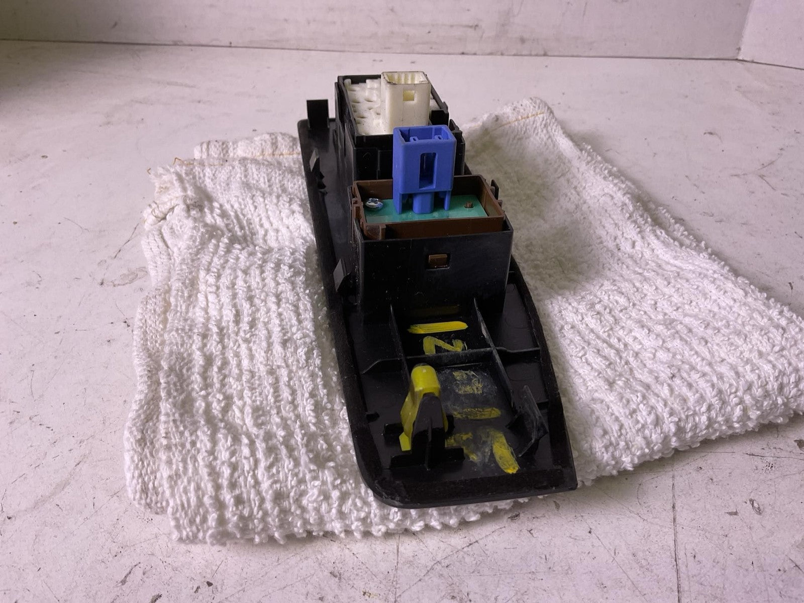 Door Switch Front LEXUS ES350 165