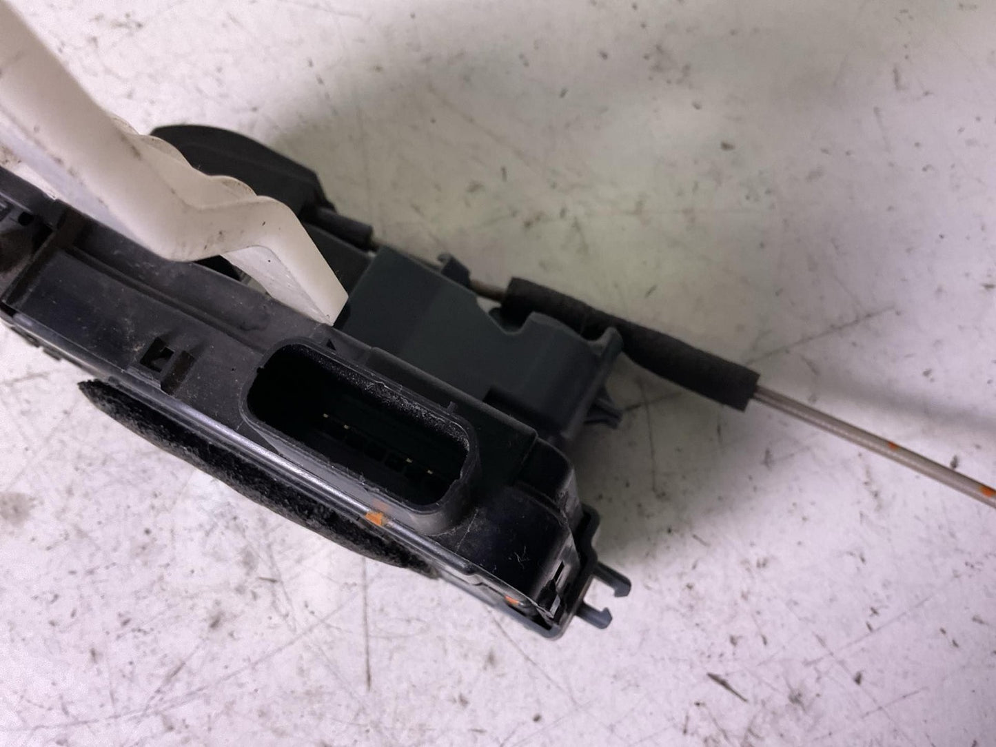 Front Door Latch HYUNDAI SONATA Right 11 12 13 14 157