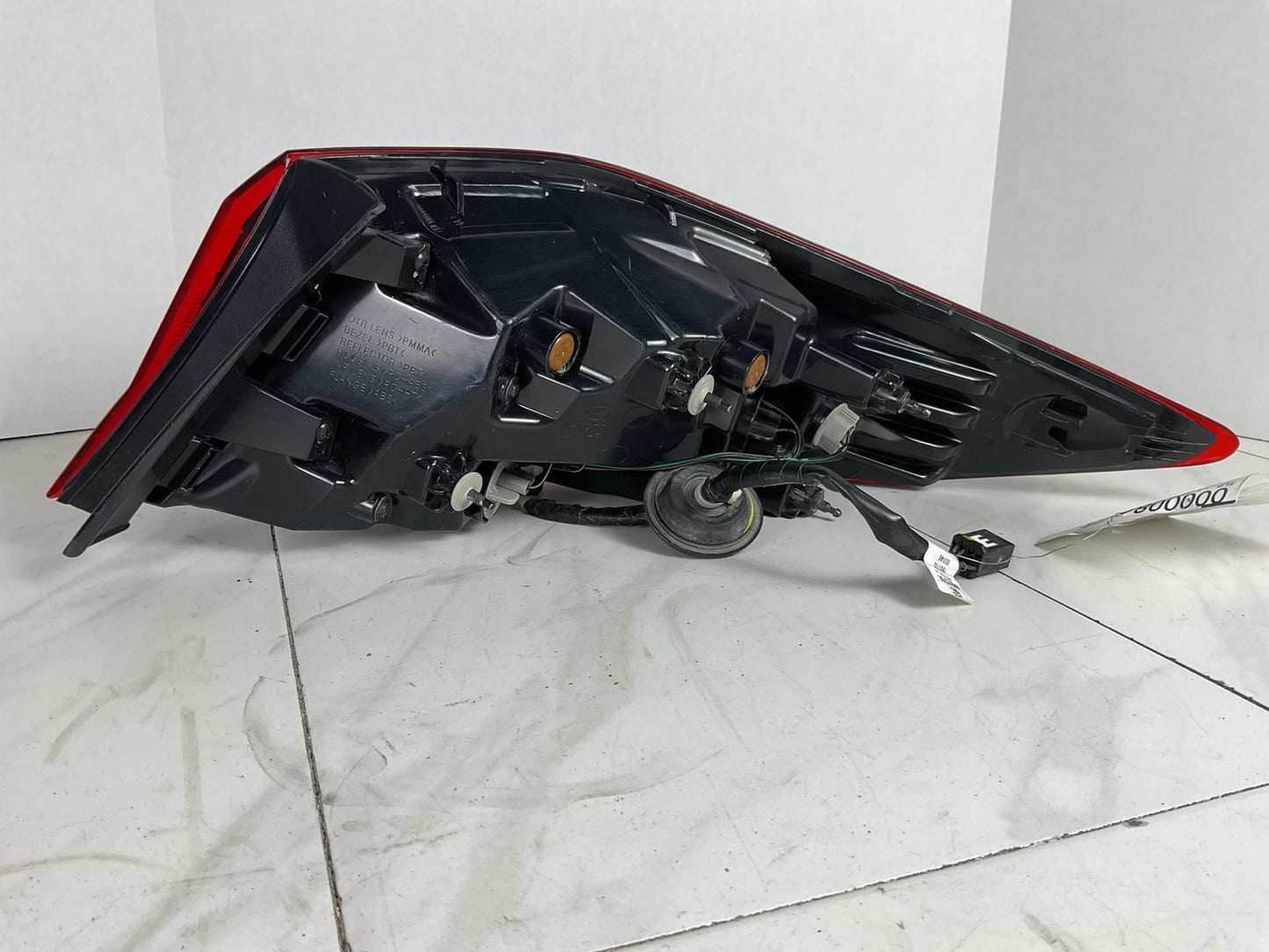 Tail Light Assembly HYUNDAI ELANTRA Left 19 204