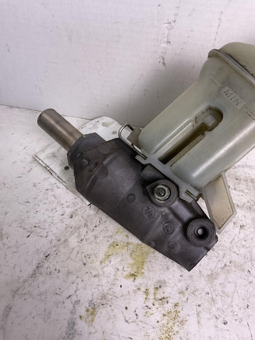 Master Cylinder TOYOTA HIGHLANDER 01 02 031
