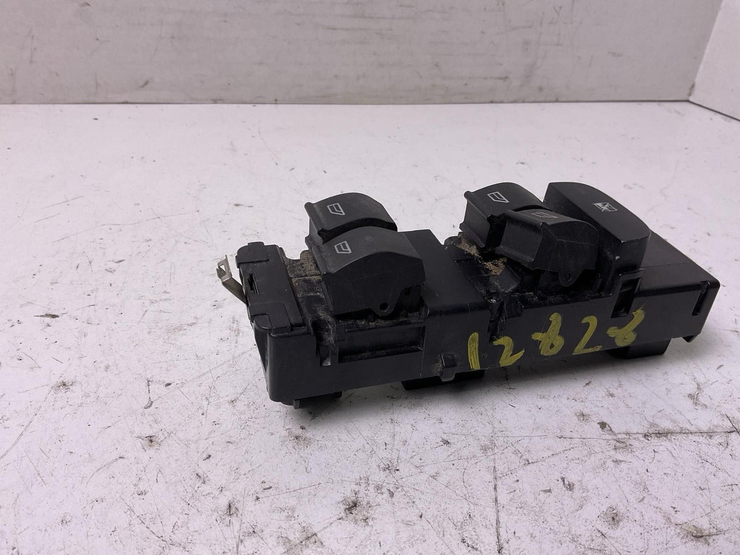 Door Switch Front FORD FIESTA 11 12 132