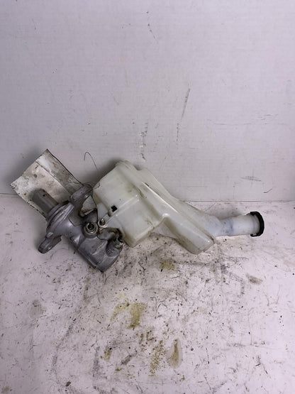 Master Cylinder NISSAN VERSA 20 21 22 23 241