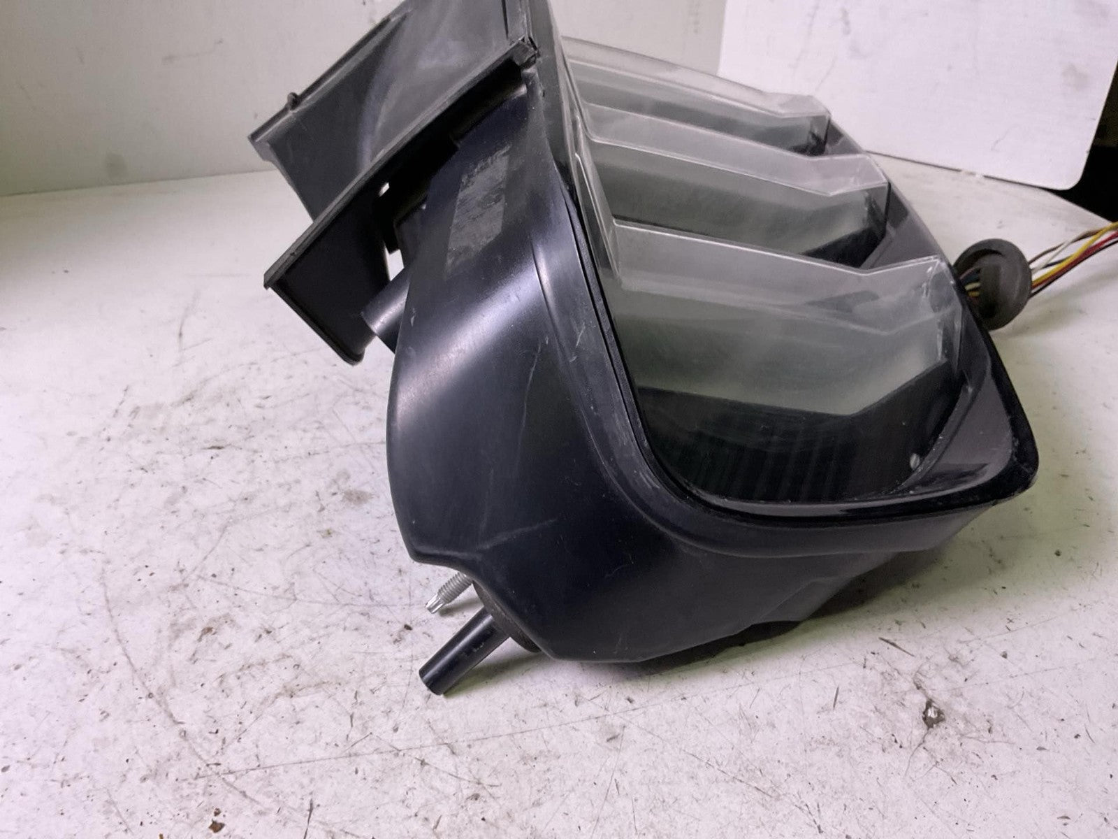 Tail Light Assembly FORD MUSTANG Left 18 19 20 21 22 232