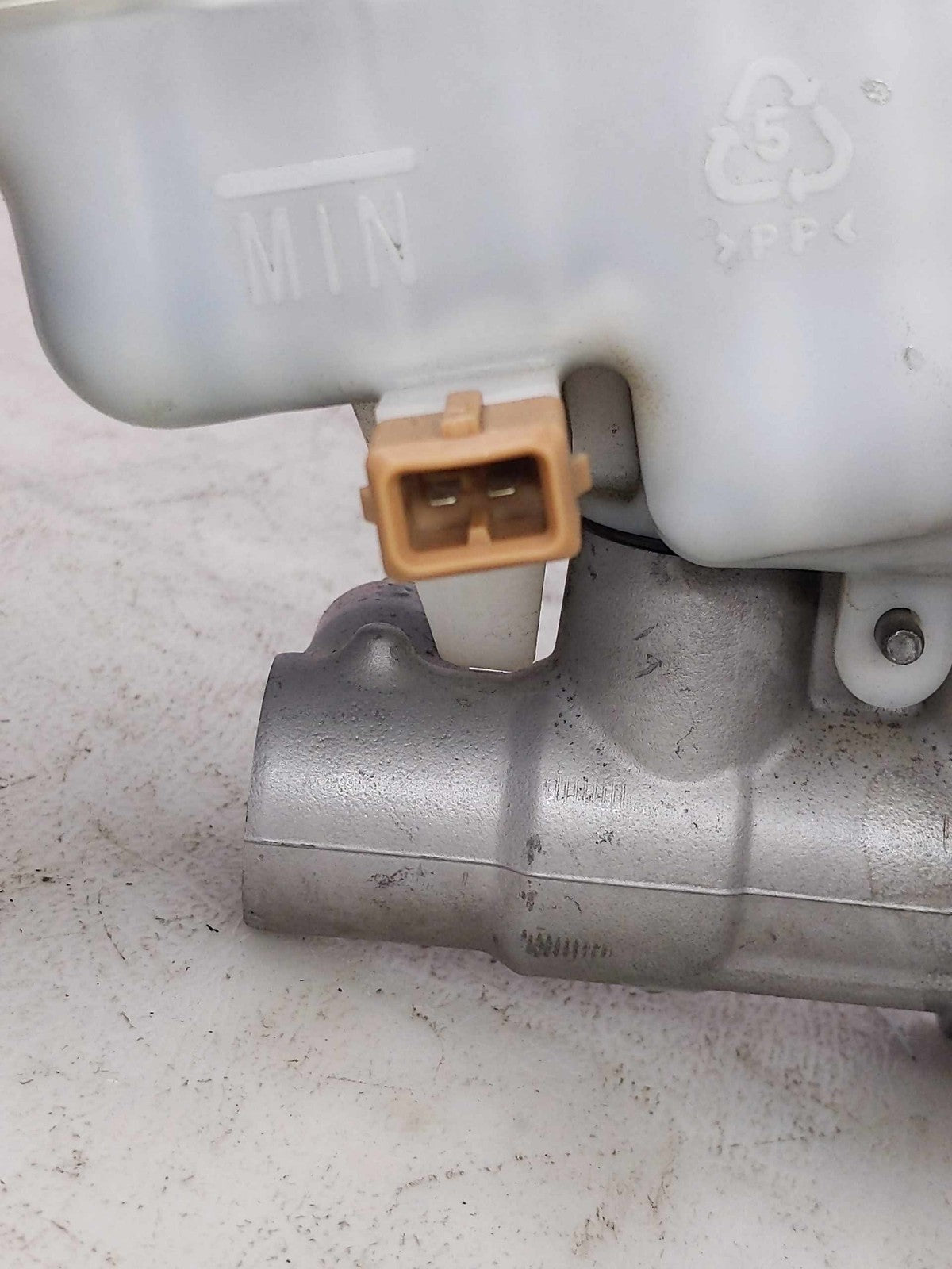 Master Cylinder KIA OPTIMA 11 12 13 14 154
