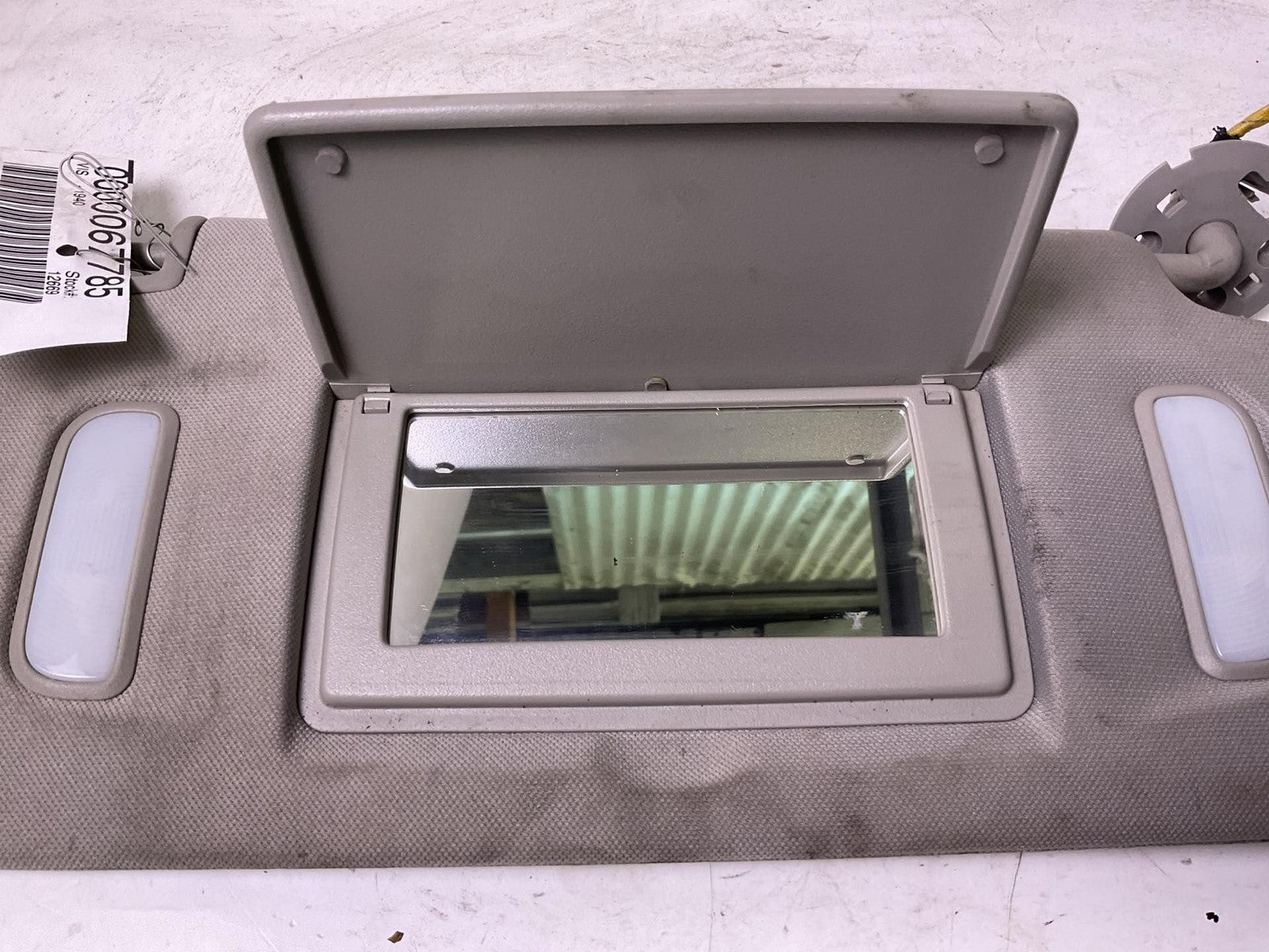 Sun Visor GMC ACADIA Right 07 08 09 10 11 12 13 14 15 16 172