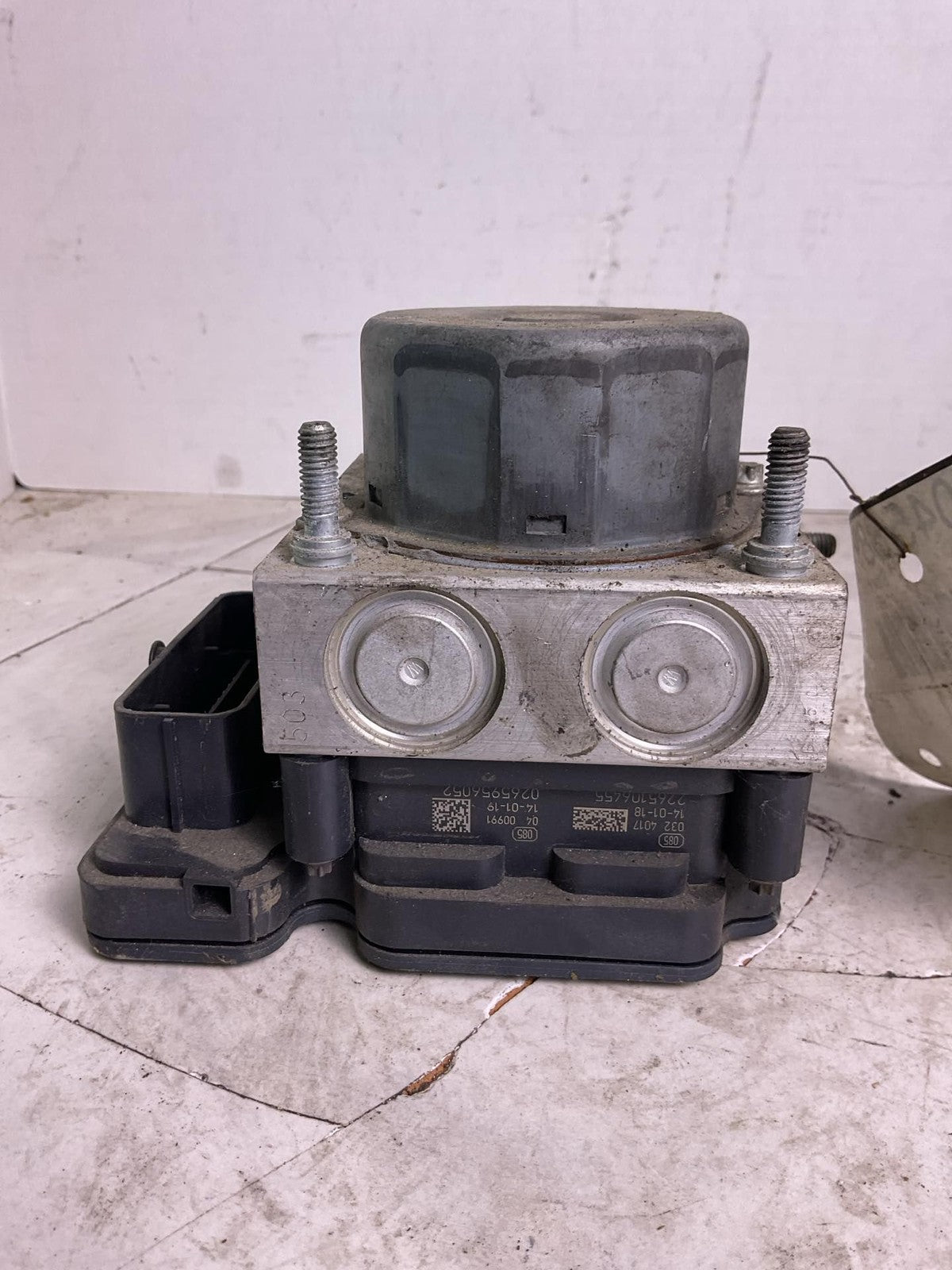 Anti-lock Brake Parts NISSAN VERSA 14 15 16 17 18 193