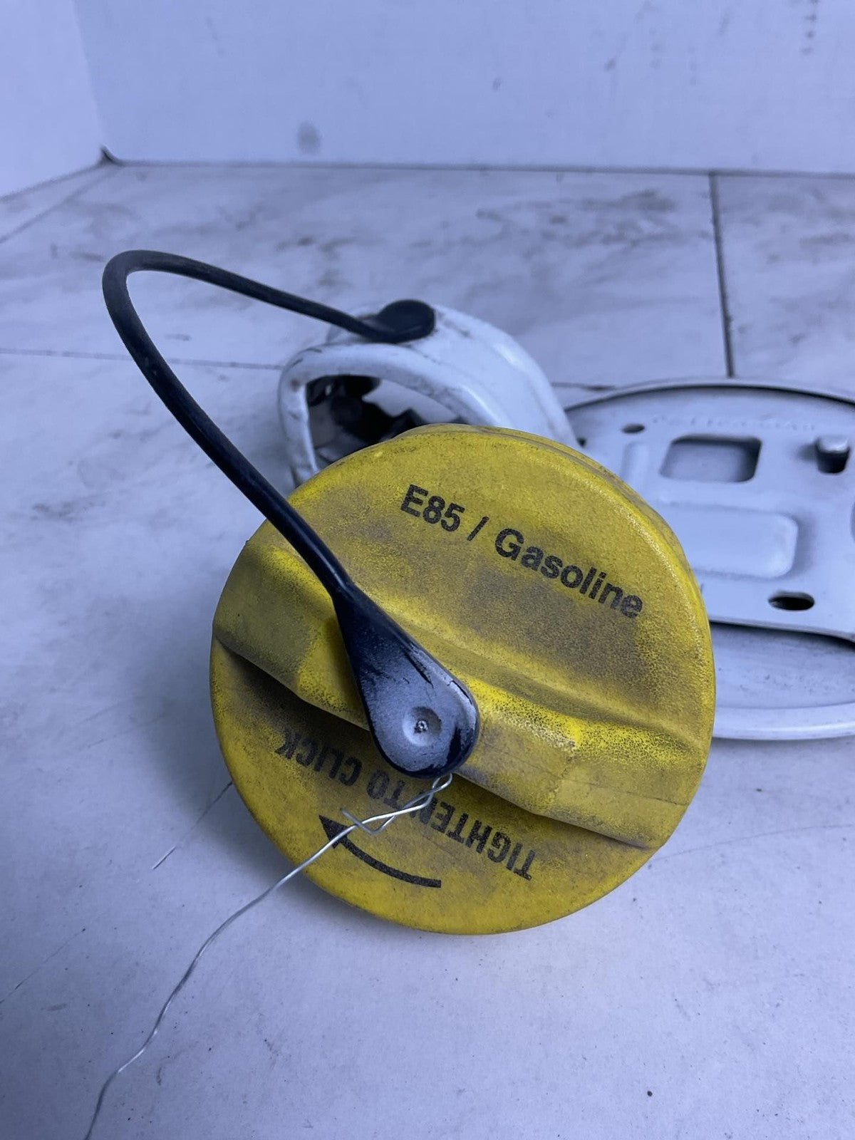 Fuel Tank Door CHRYSLER TOWN CNTRY 08 09 10 11 12 13 14 15 163