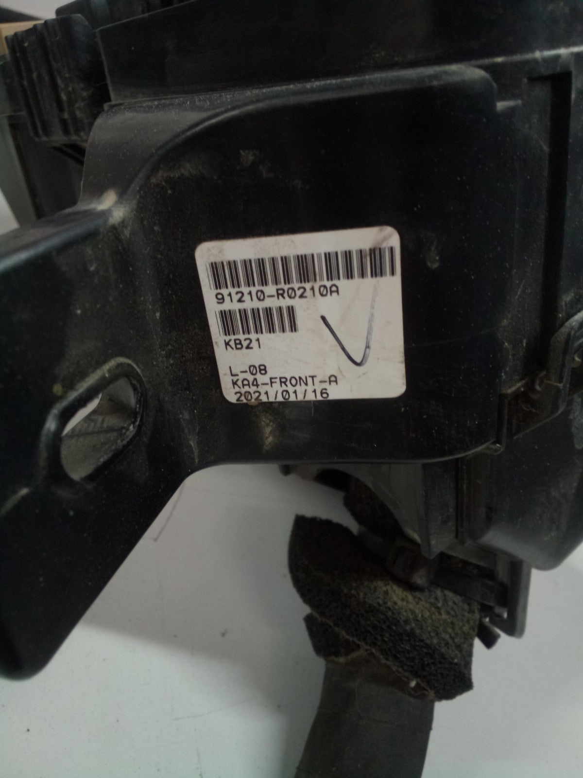 Engine Fuse Box KIA CARNIVAL 2210